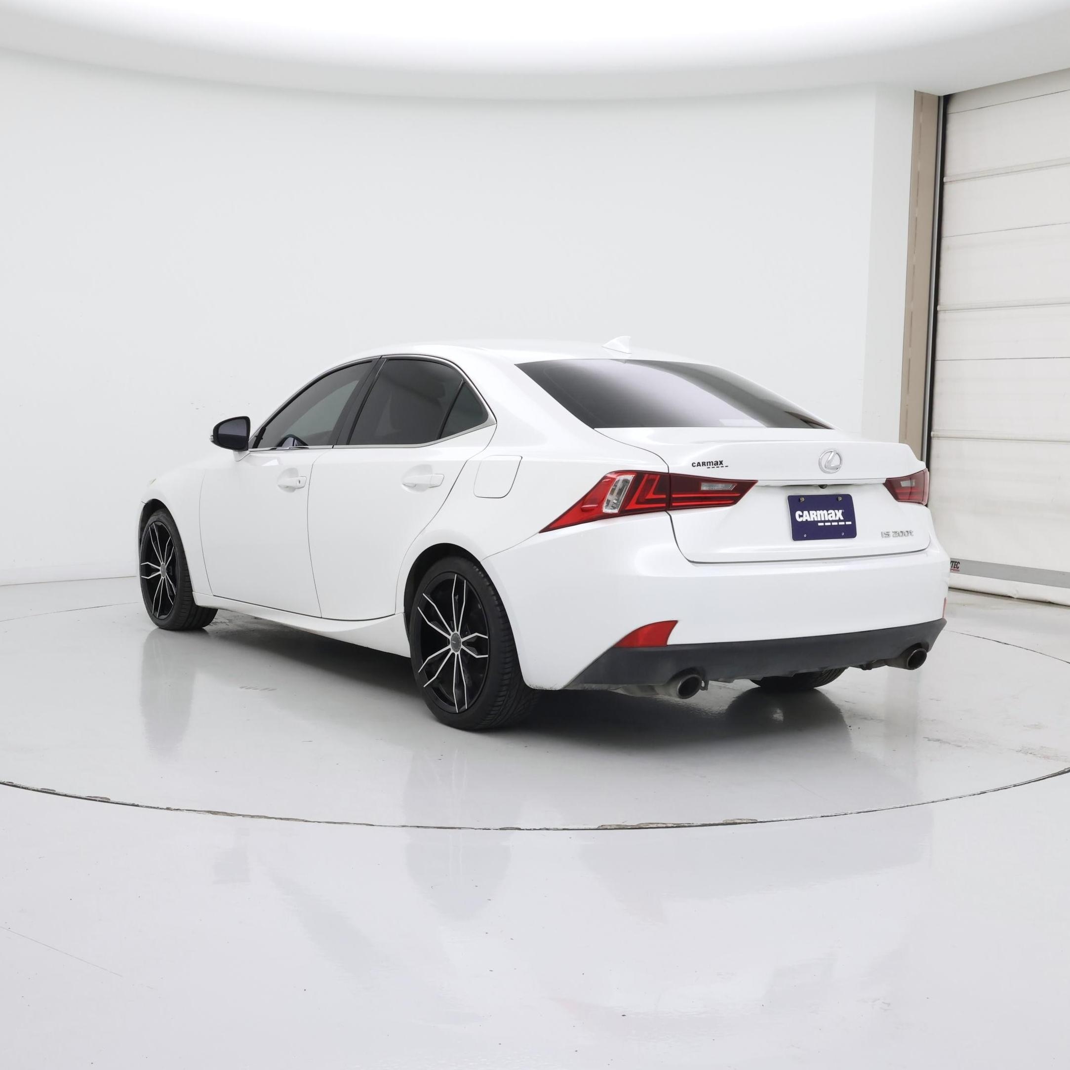 Thumbnail: 2016 Lexus IS - 2