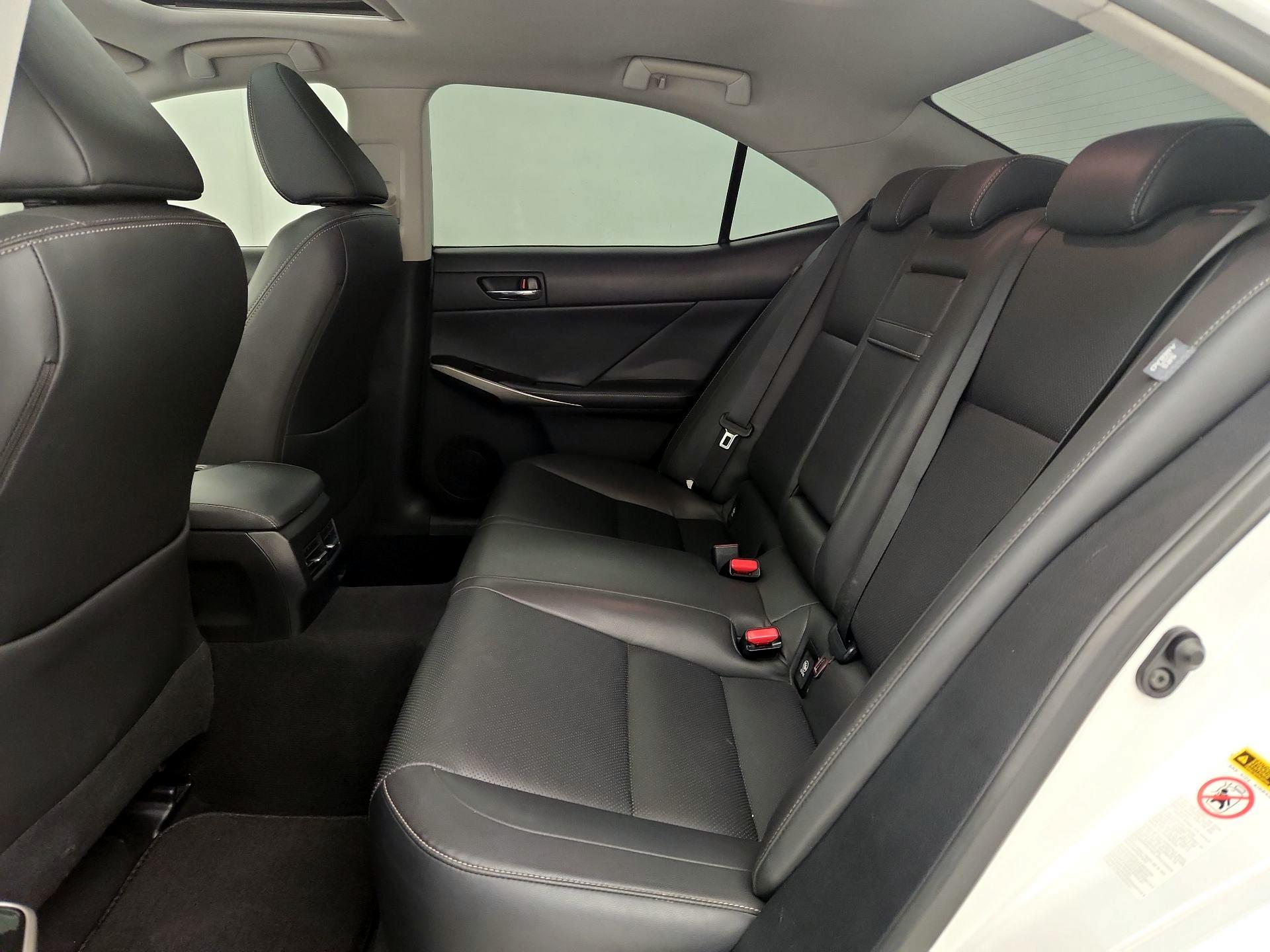 Thumbnail: 2016 Lexus IS - 19