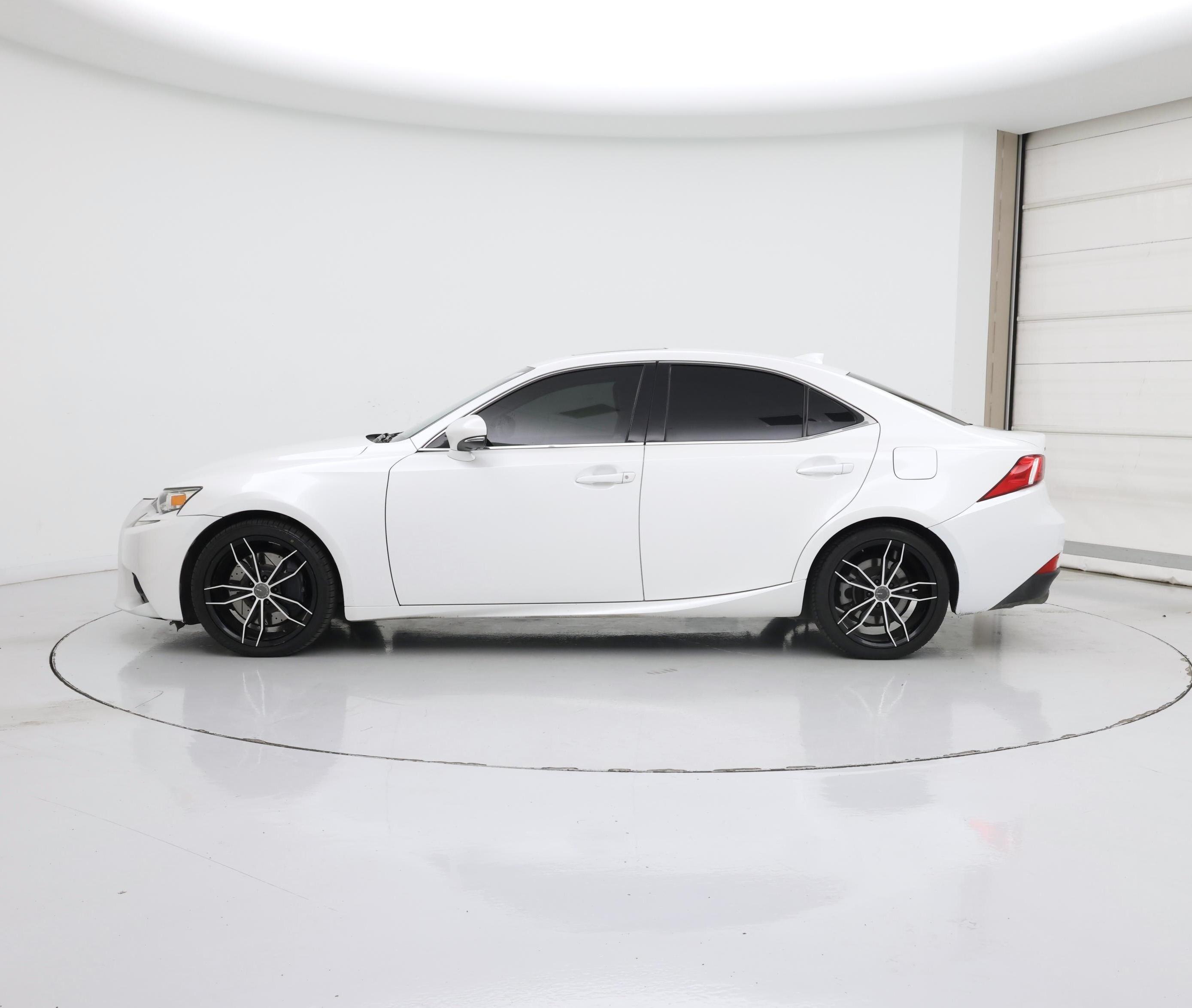 Thumbnail: 2016 Lexus IS - 3