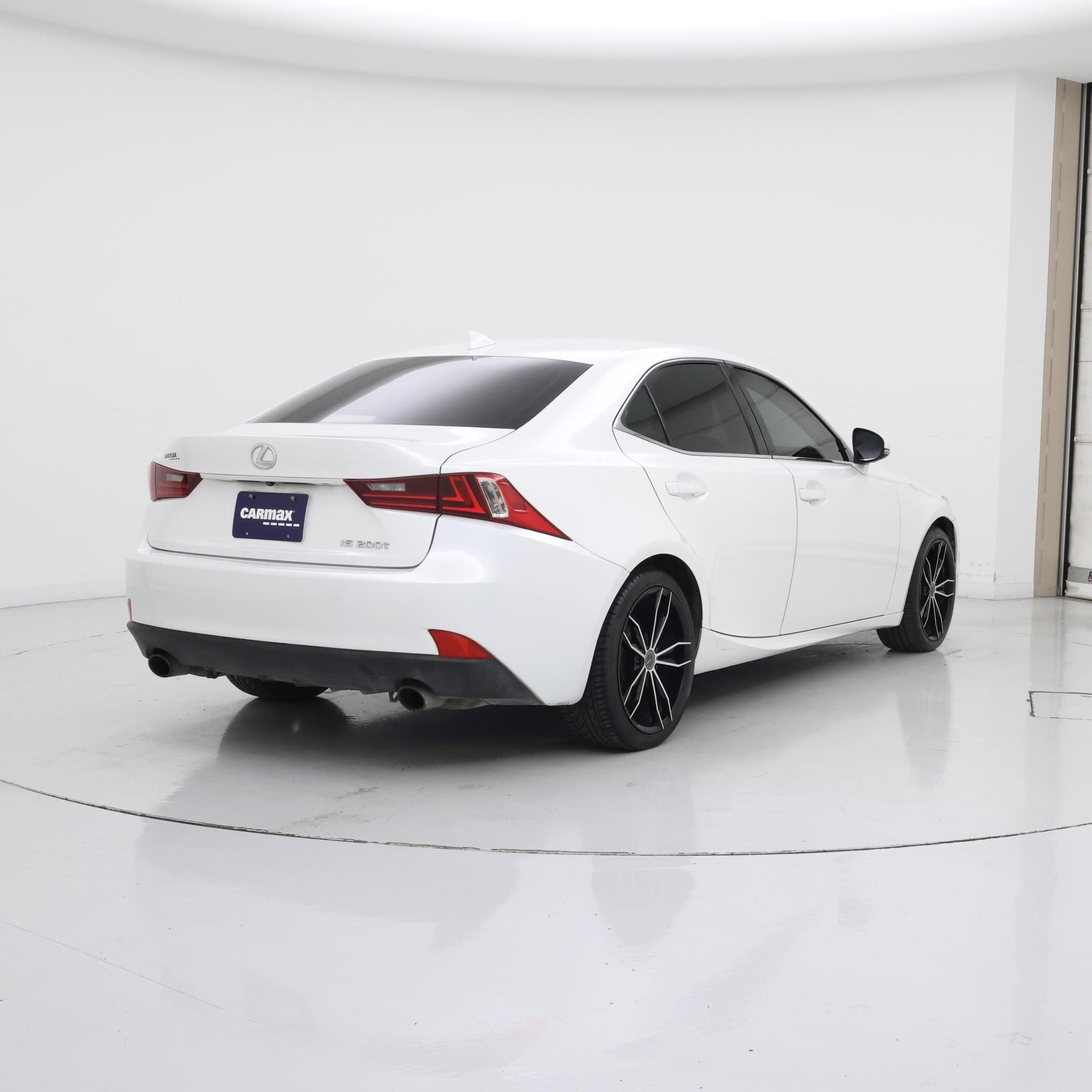 Thumbnail: 2016 Lexus IS - 8