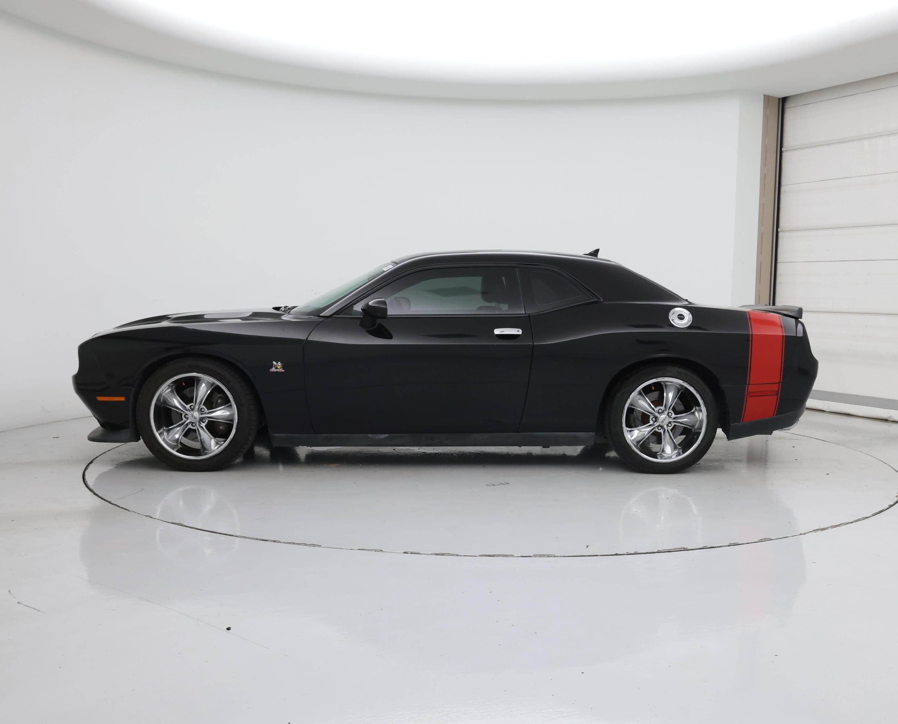 Thumbnail: 2016 Dodge Challenger - 3