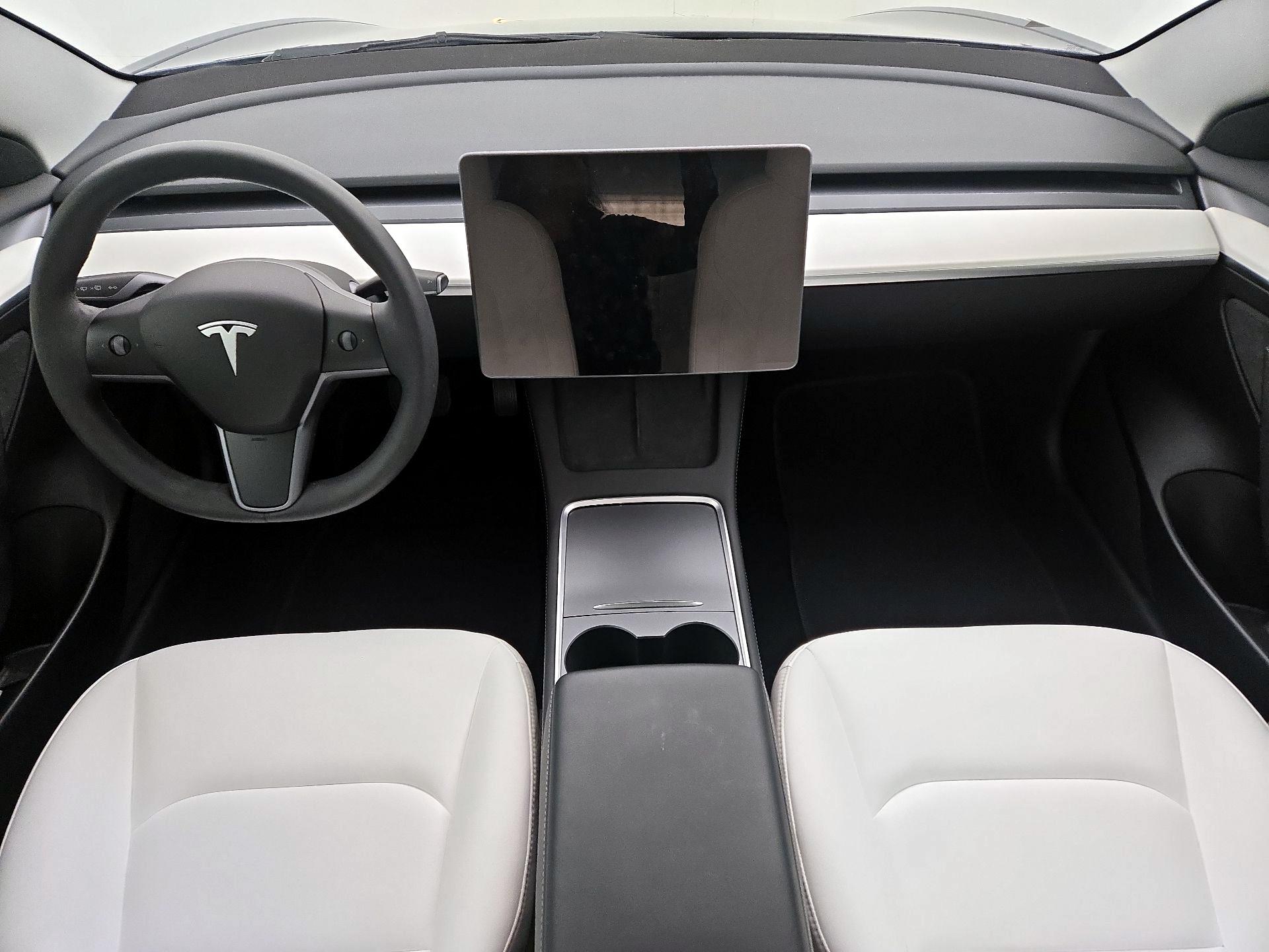 Thumbnail: 2023 Tesla Model 3 - 9