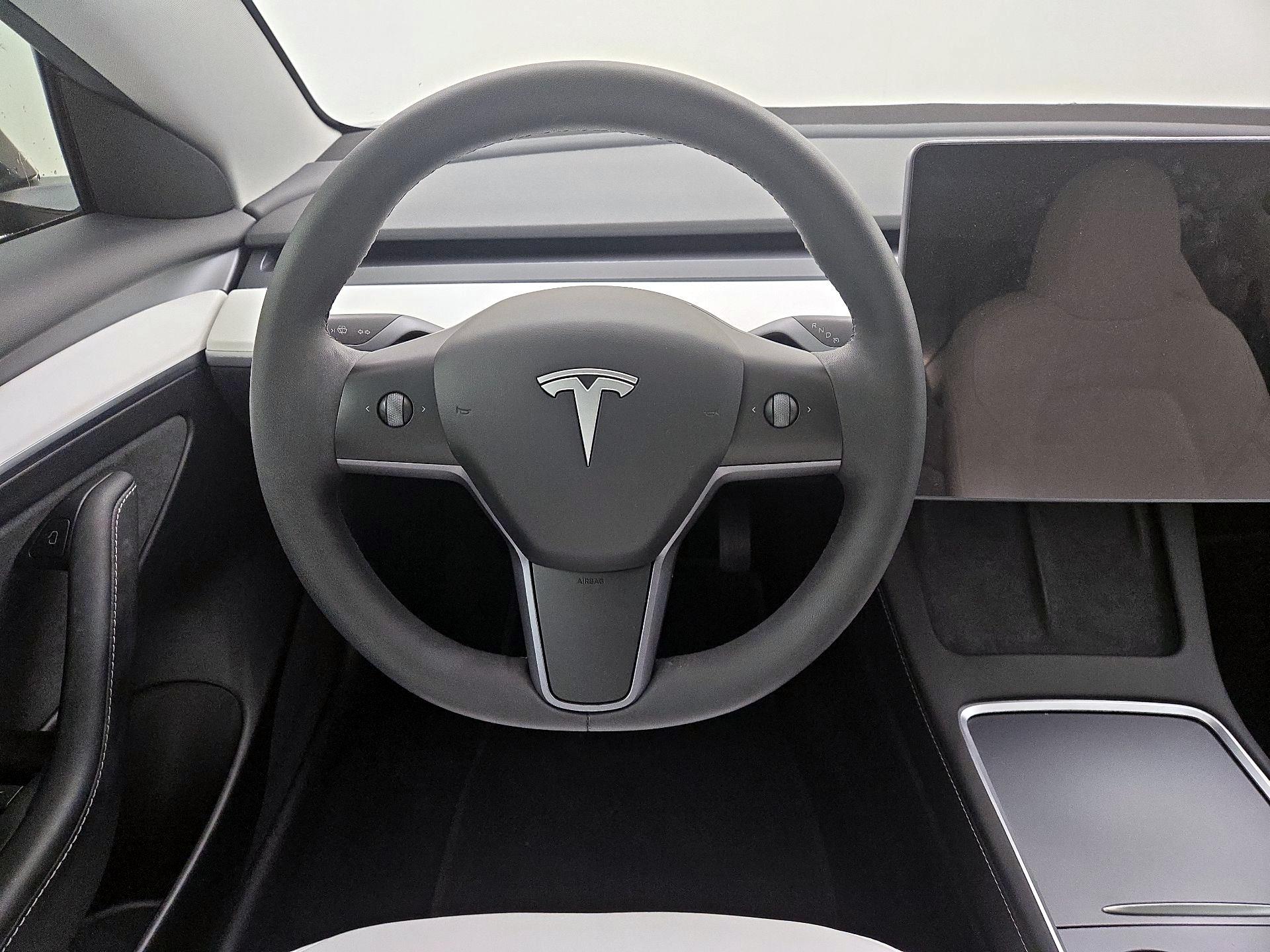 Thumbnail: 2023 Tesla Model 3 - 10