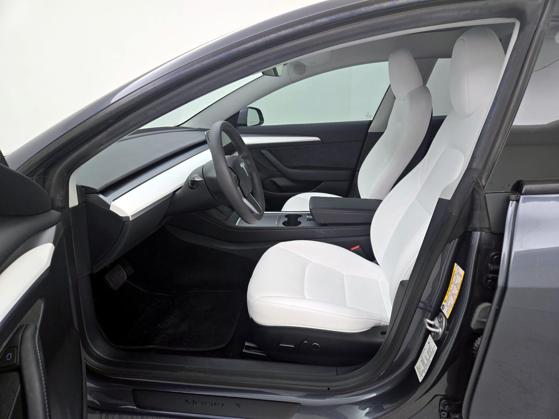 Thumbnail: 2023 Tesla Model 3 - 11