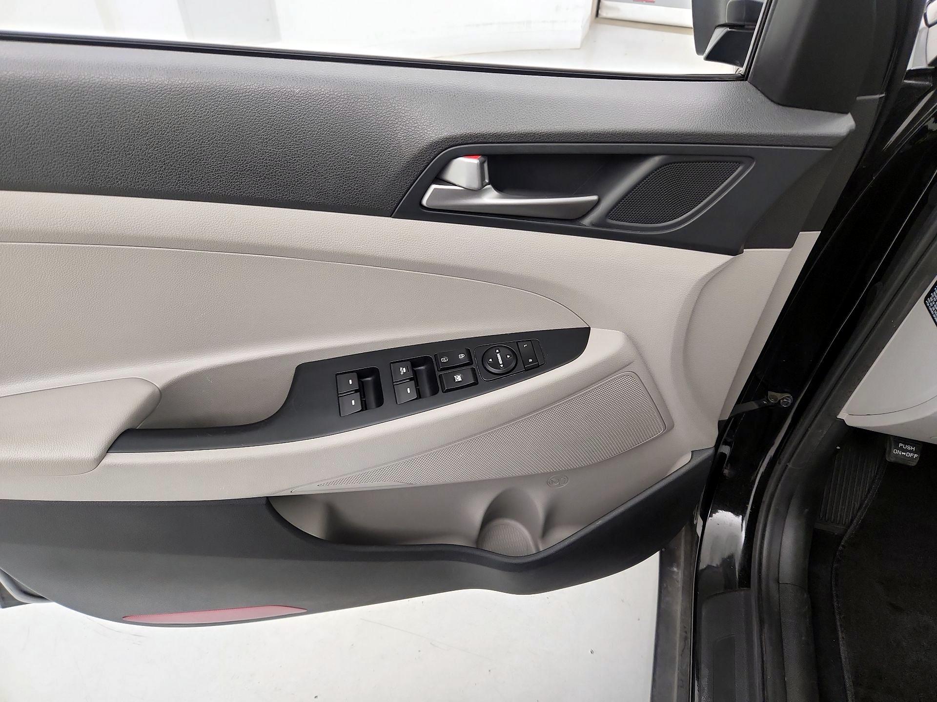 Thumbnail: 2018 Hyundai Tucson - 12