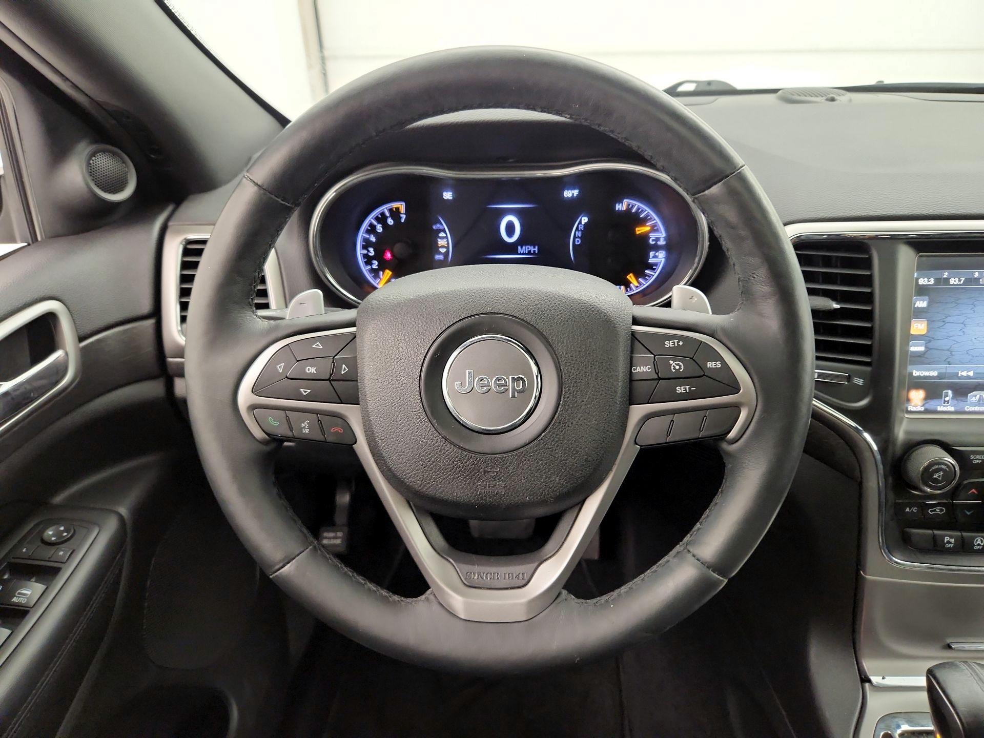 Thumbnail: 2017 Jeep Grand Cherokee - 10