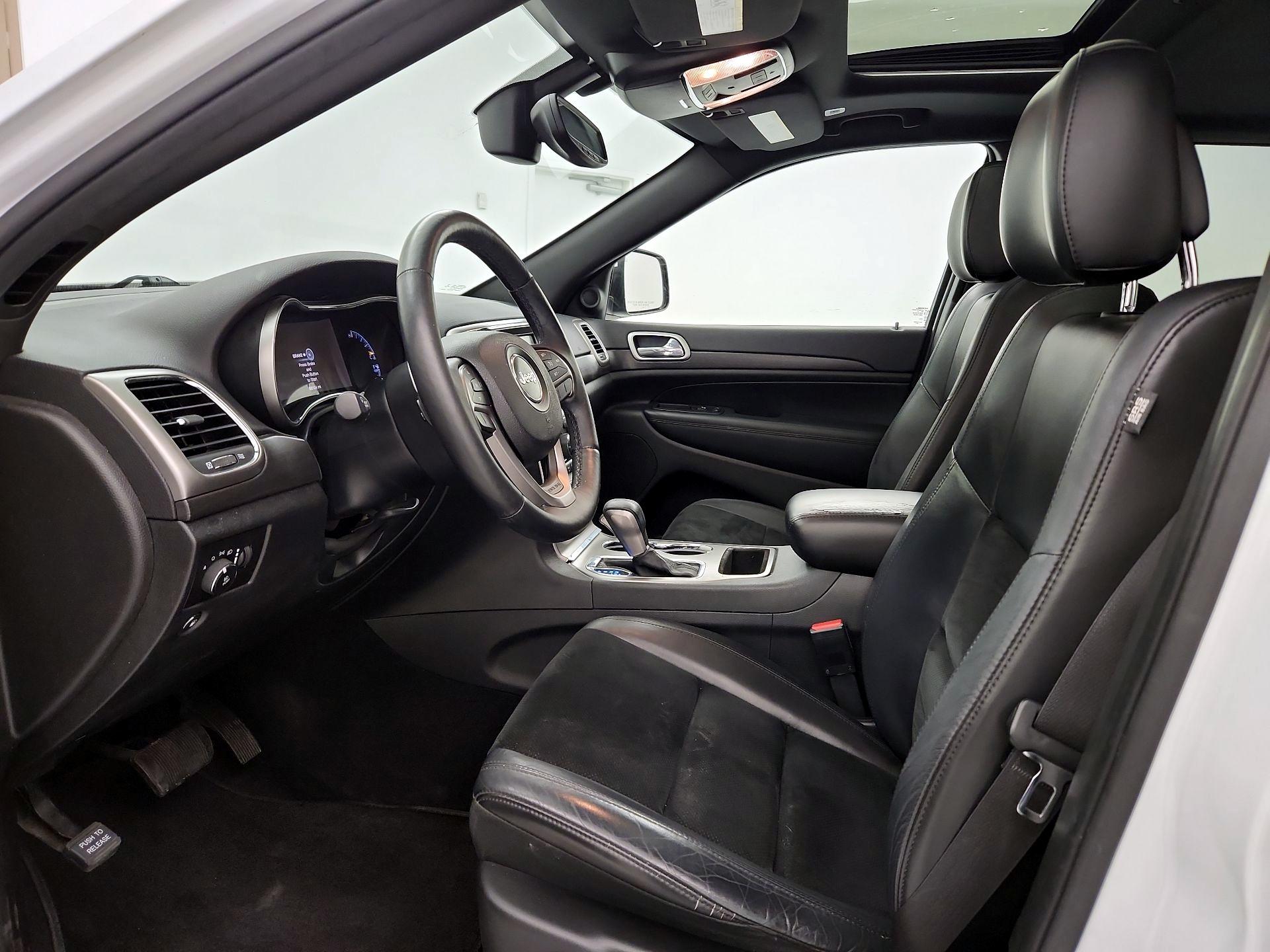 Thumbnail: 2017 Jeep Grand Cherokee - 11