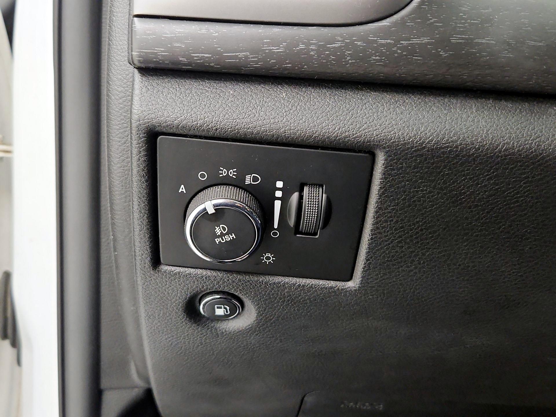 Thumbnail: 2017 Jeep Grand Cherokee - 13