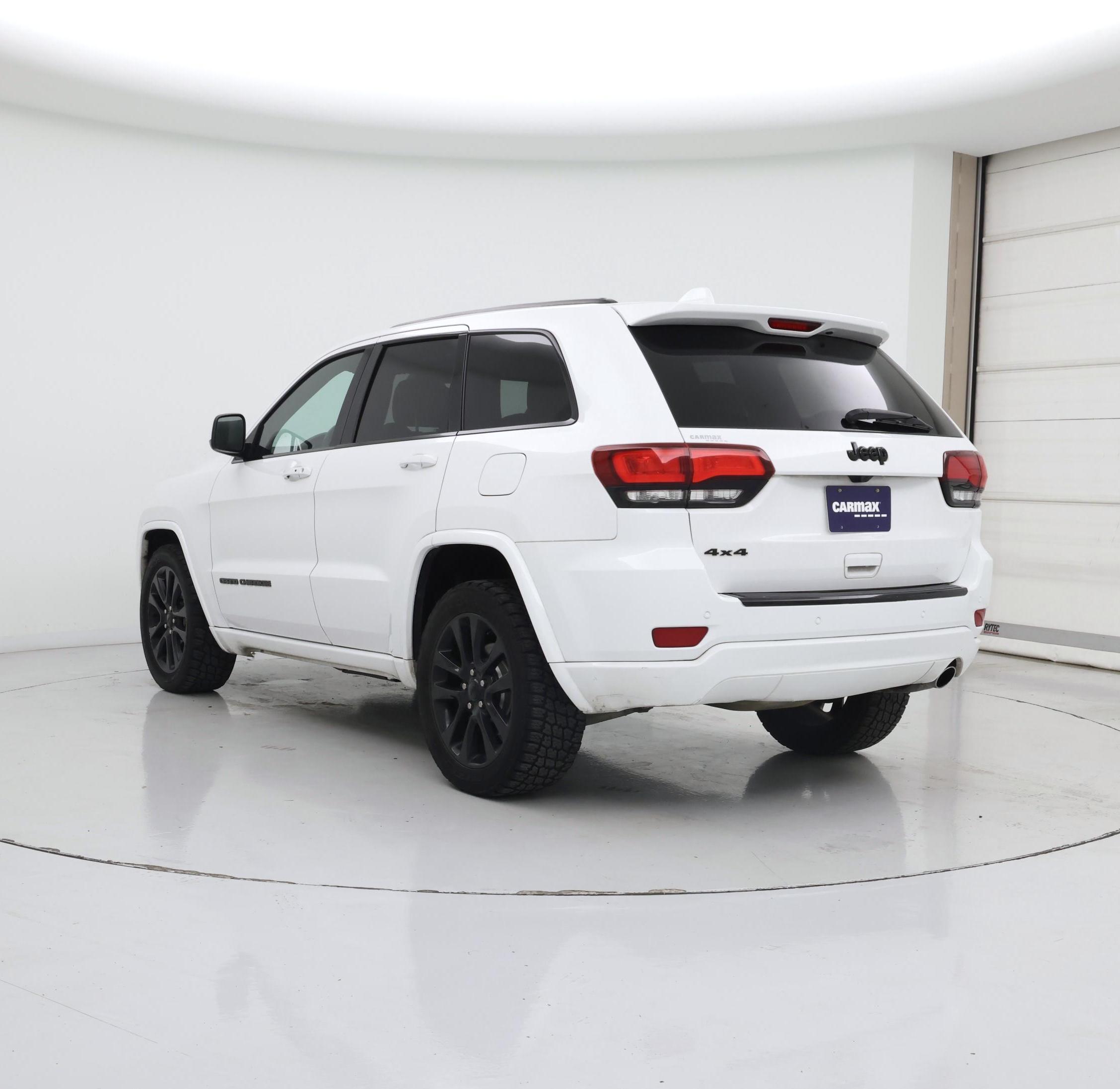 Thumbnail: 2017 Jeep Grand Cherokee - 2