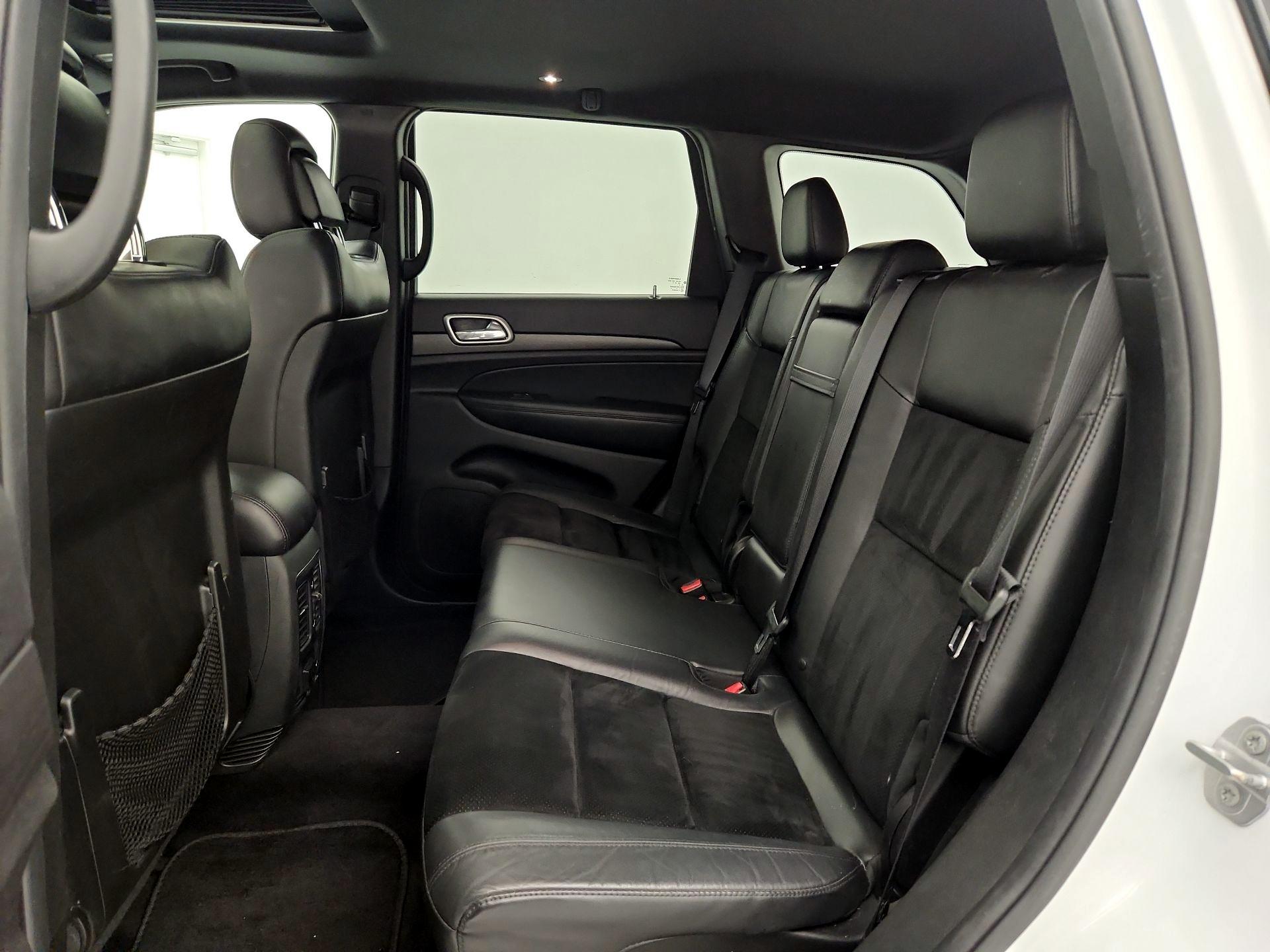 Thumbnail: 2017 Jeep Grand Cherokee - 19