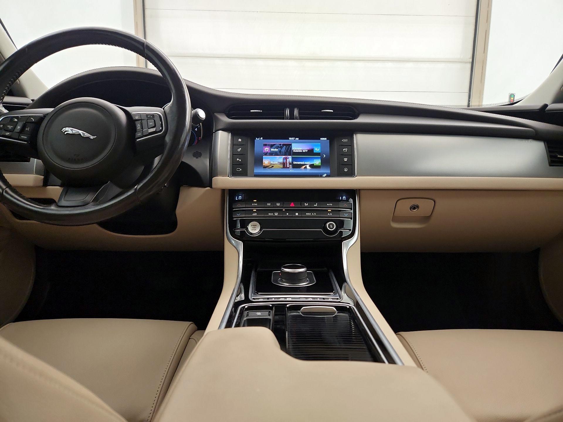 Thumbnail: 2017 Jaguar XF - 9