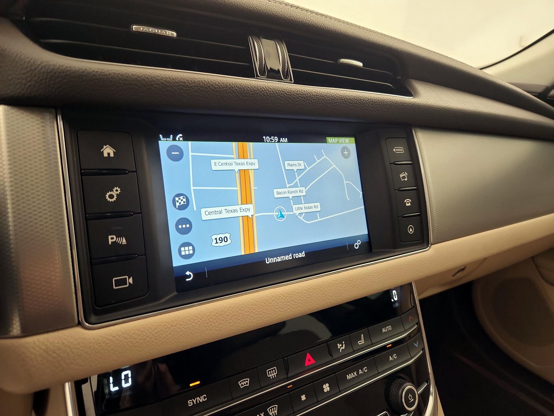 Thumbnail: 2017 Jaguar XF - 14