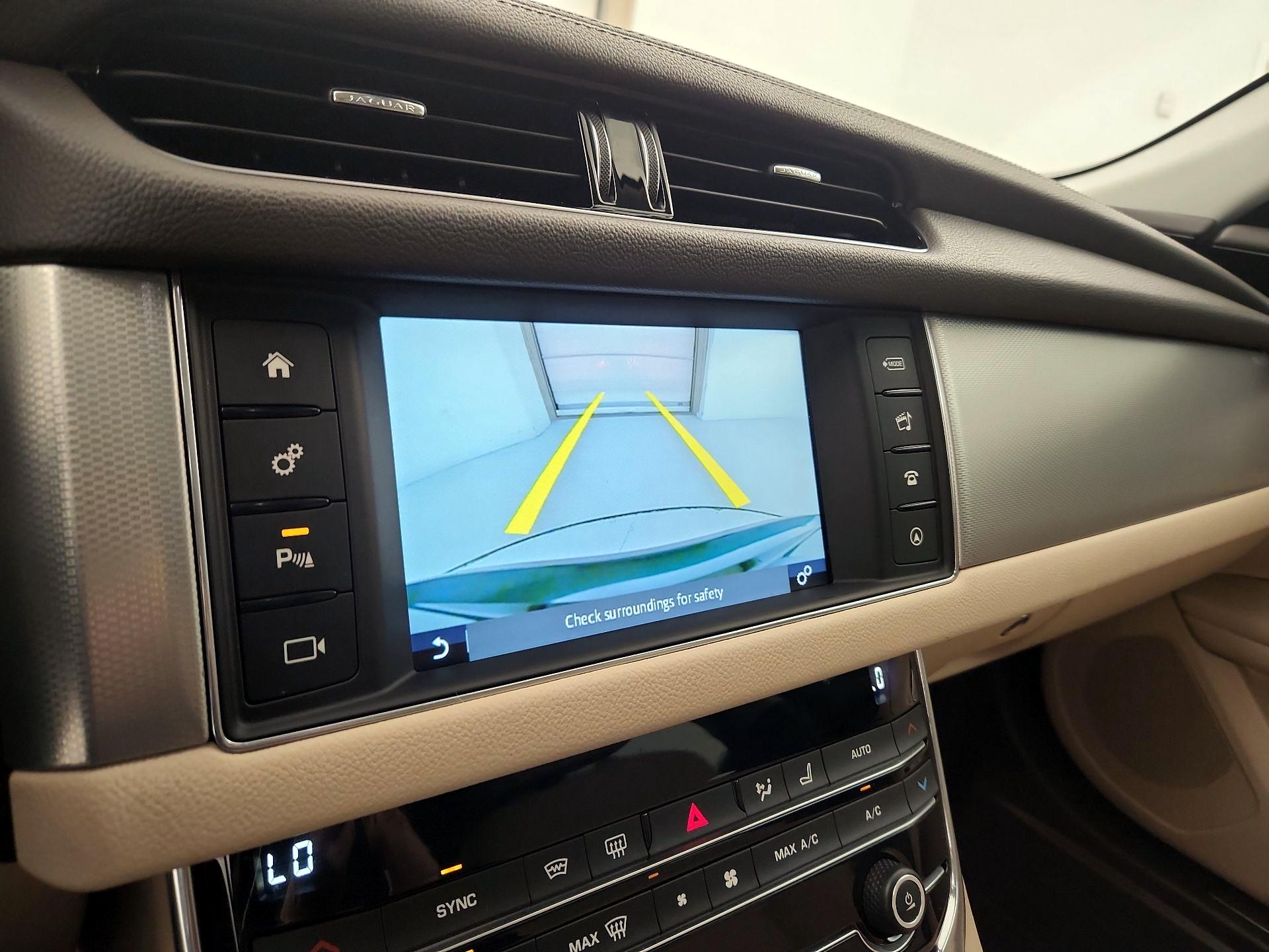 Thumbnail: 2017 Jaguar XF - 15