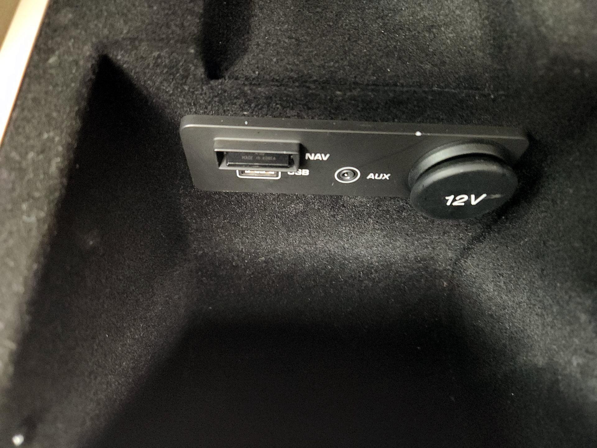 Thumbnail: 2017 Jaguar XF - 19