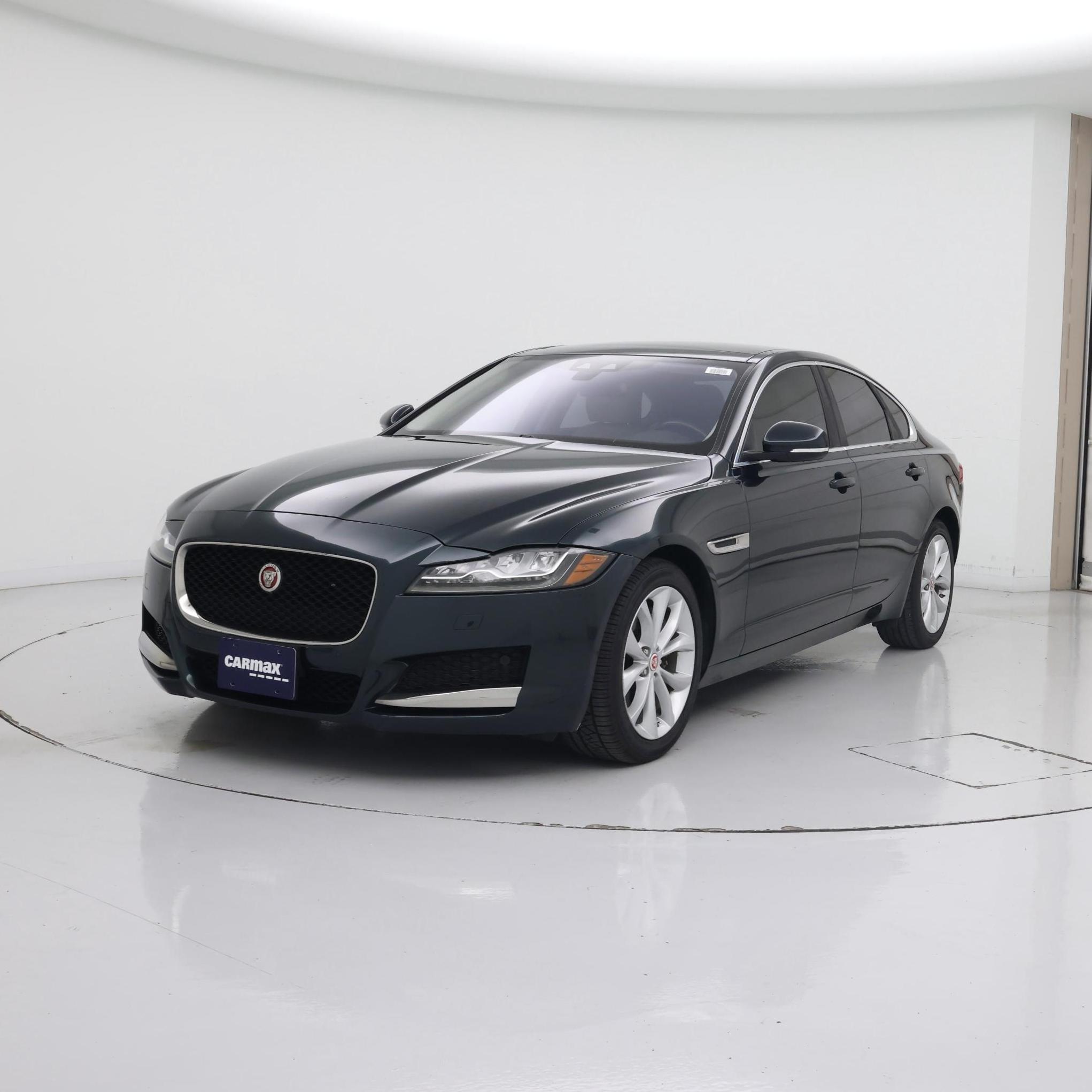 Thumbnail: 2017 Jaguar XF - 4