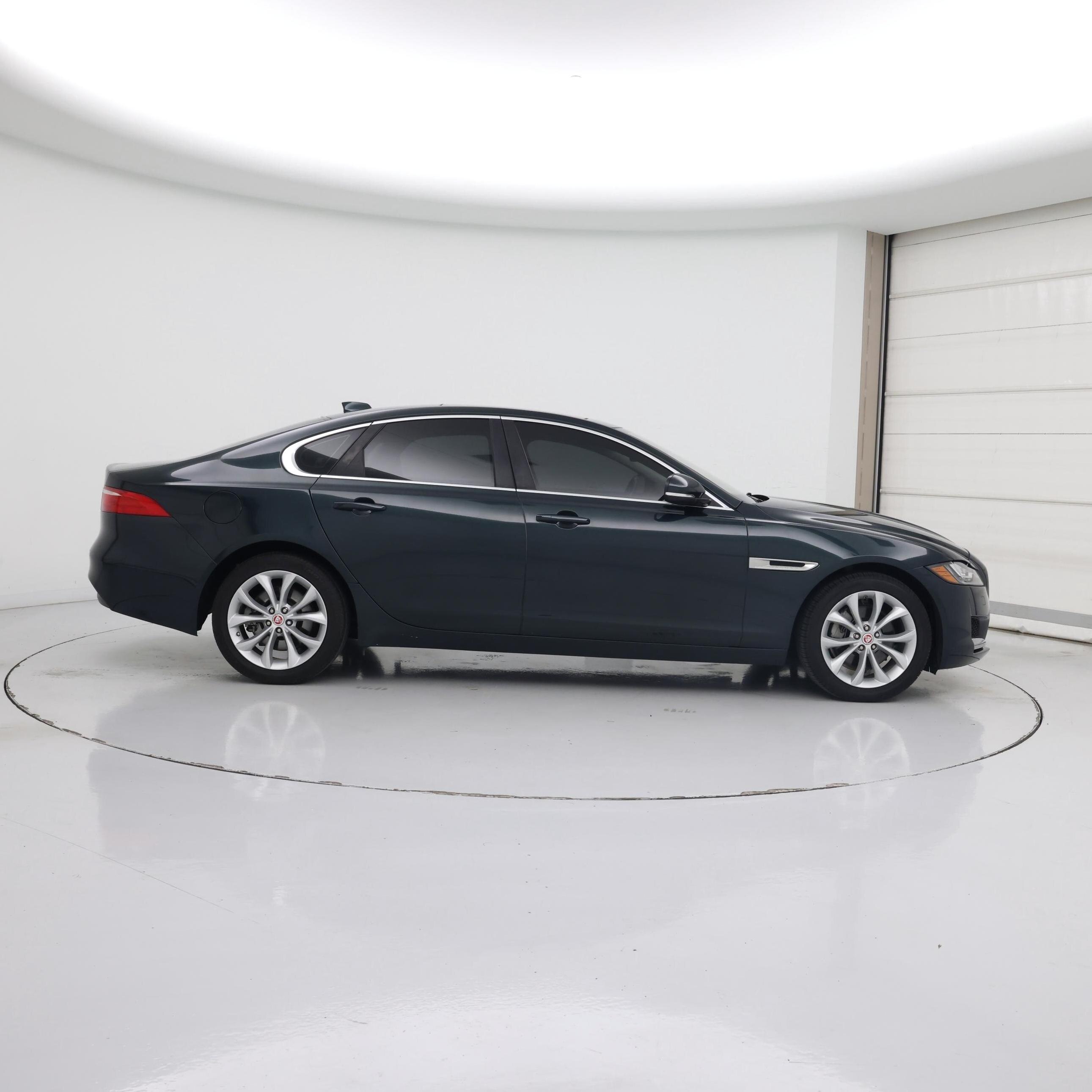 Thumbnail: 2017 Jaguar XF - 7