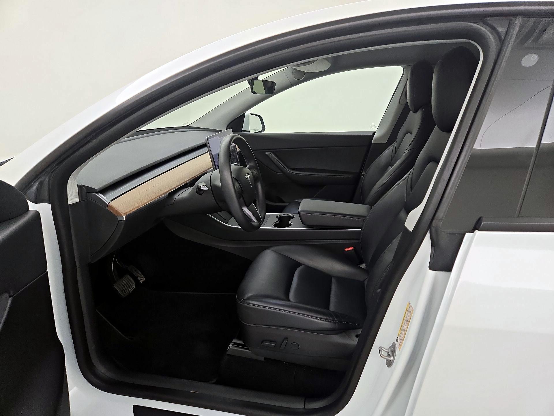 Thumbnail: 2020 Tesla Model Y - 11