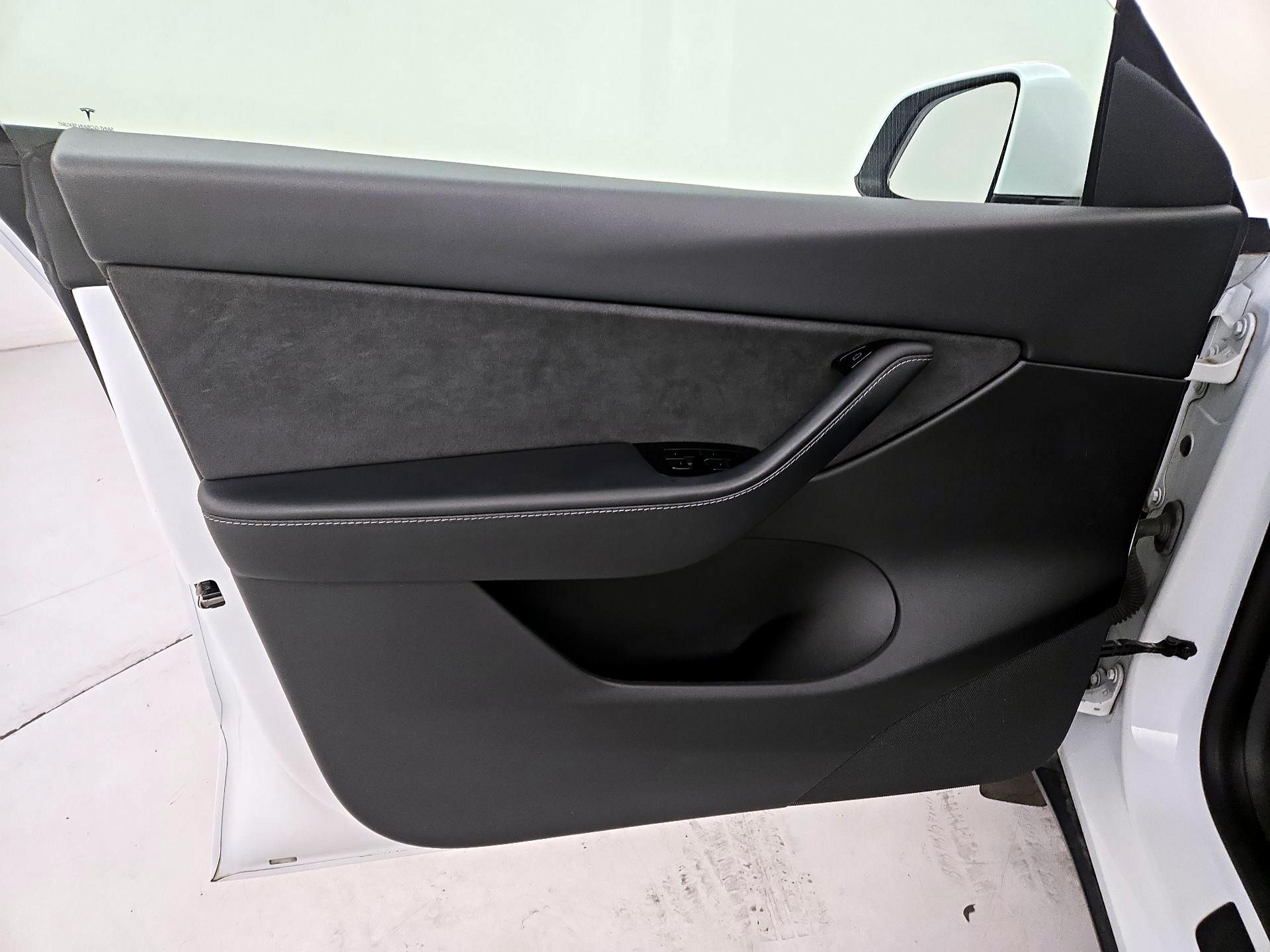 Thumbnail: 2020 Tesla Model Y - 12