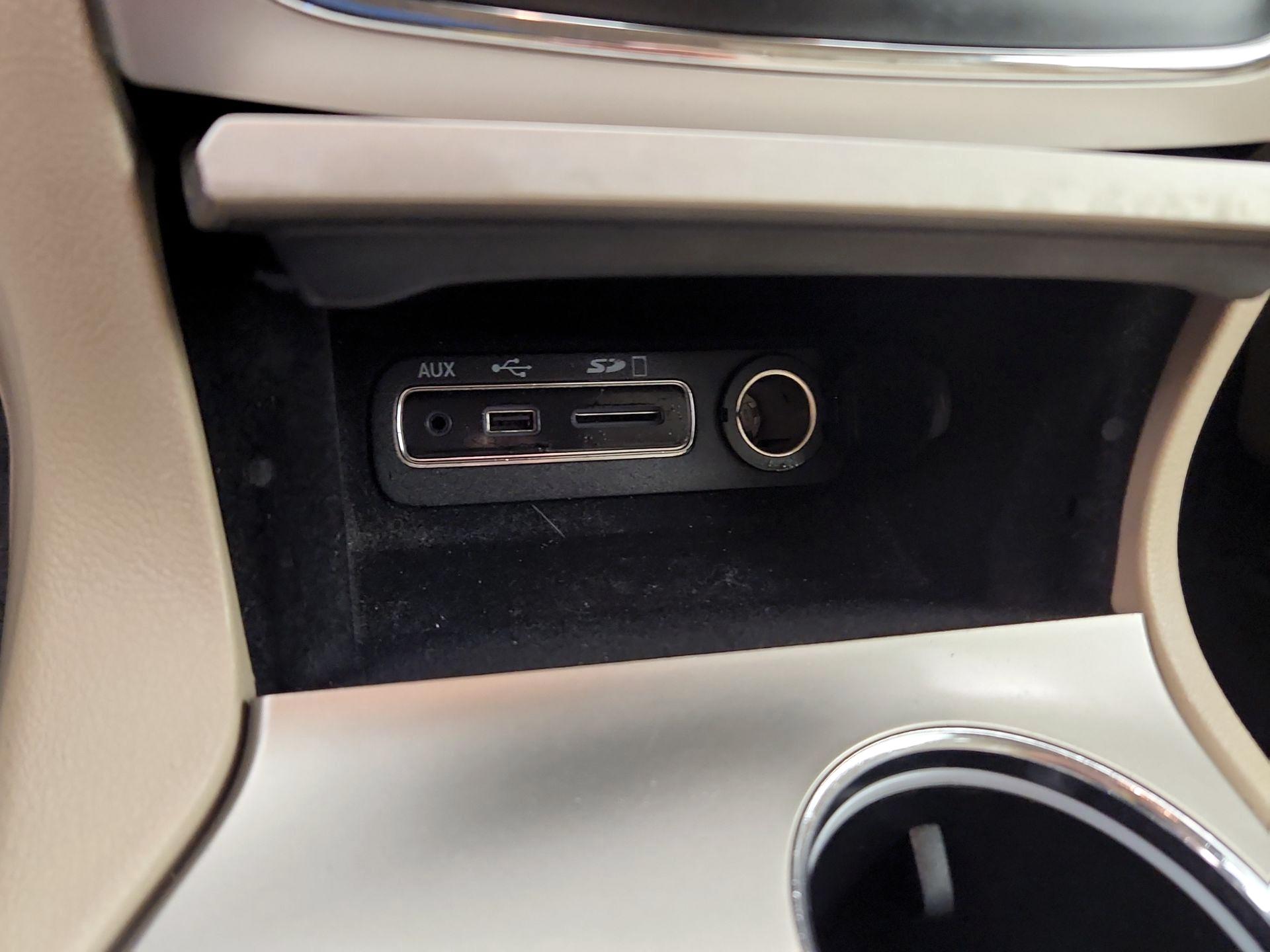 Thumbnail: 2015 Jeep Grand Cherokee - 19