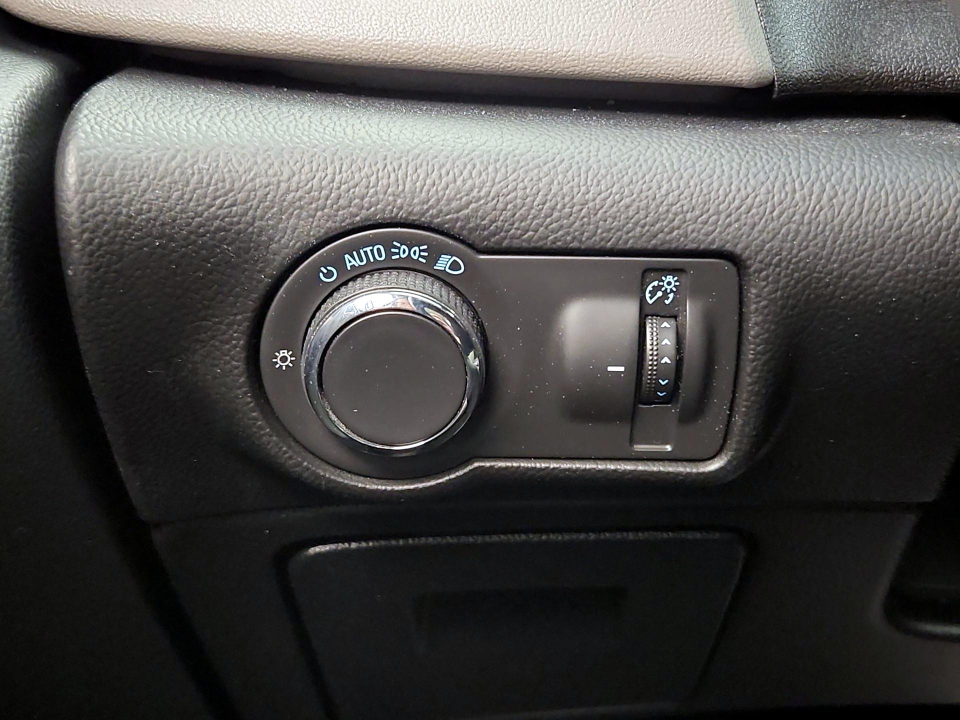 Thumbnail: 2016 Buick Verano - 13