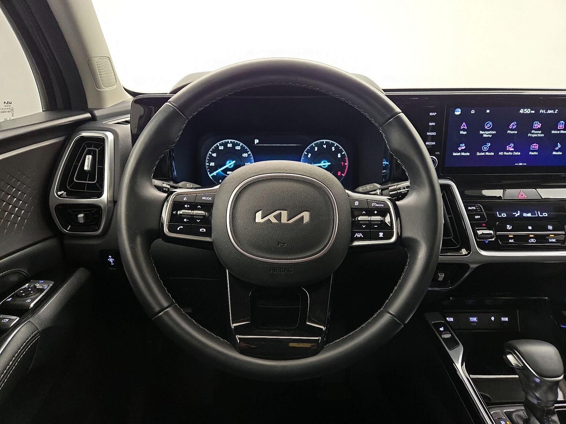 Thumbnail: 2023 Kia Sorento - 10