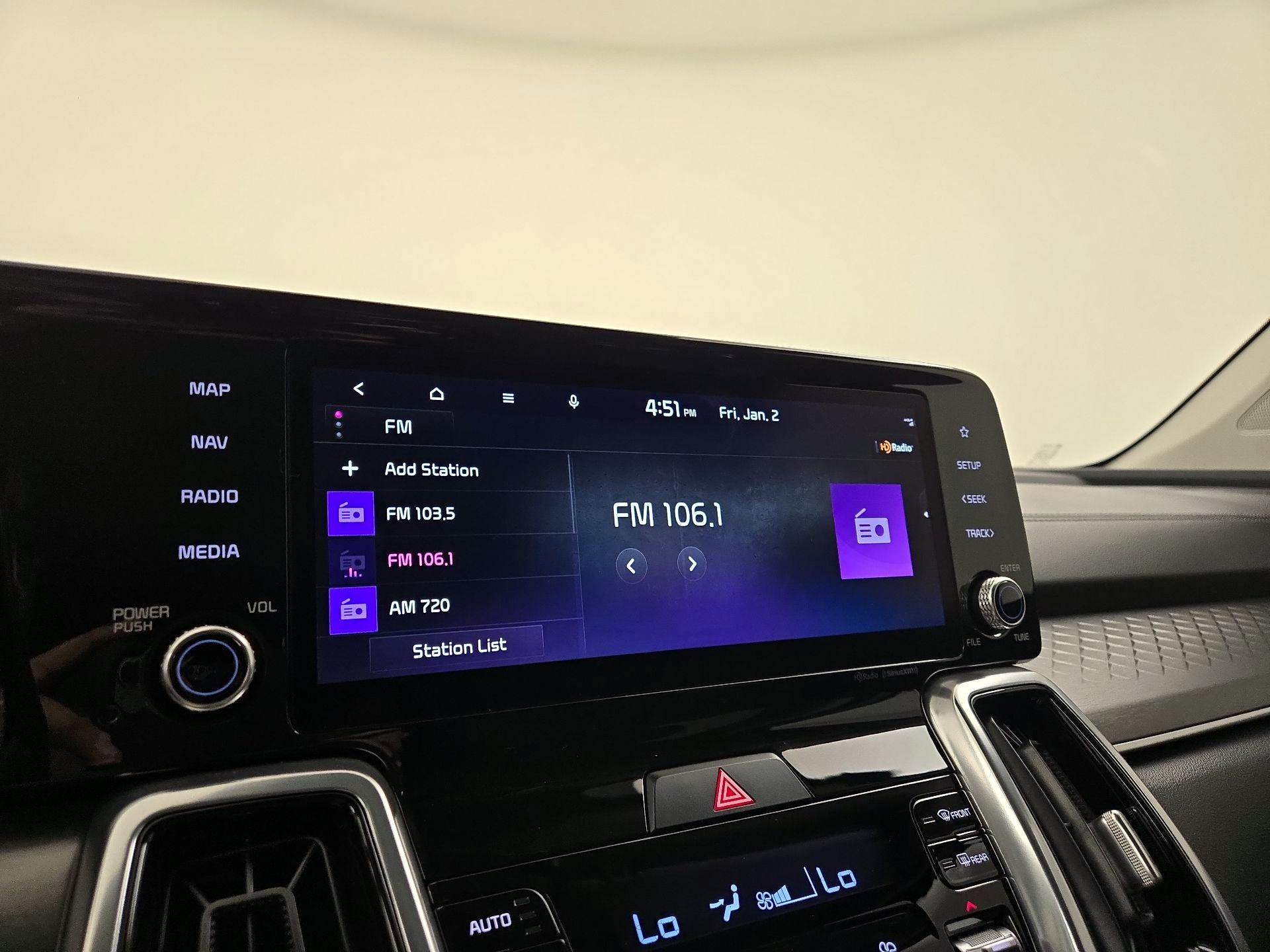 Thumbnail: 2023 Kia Sorento - 16