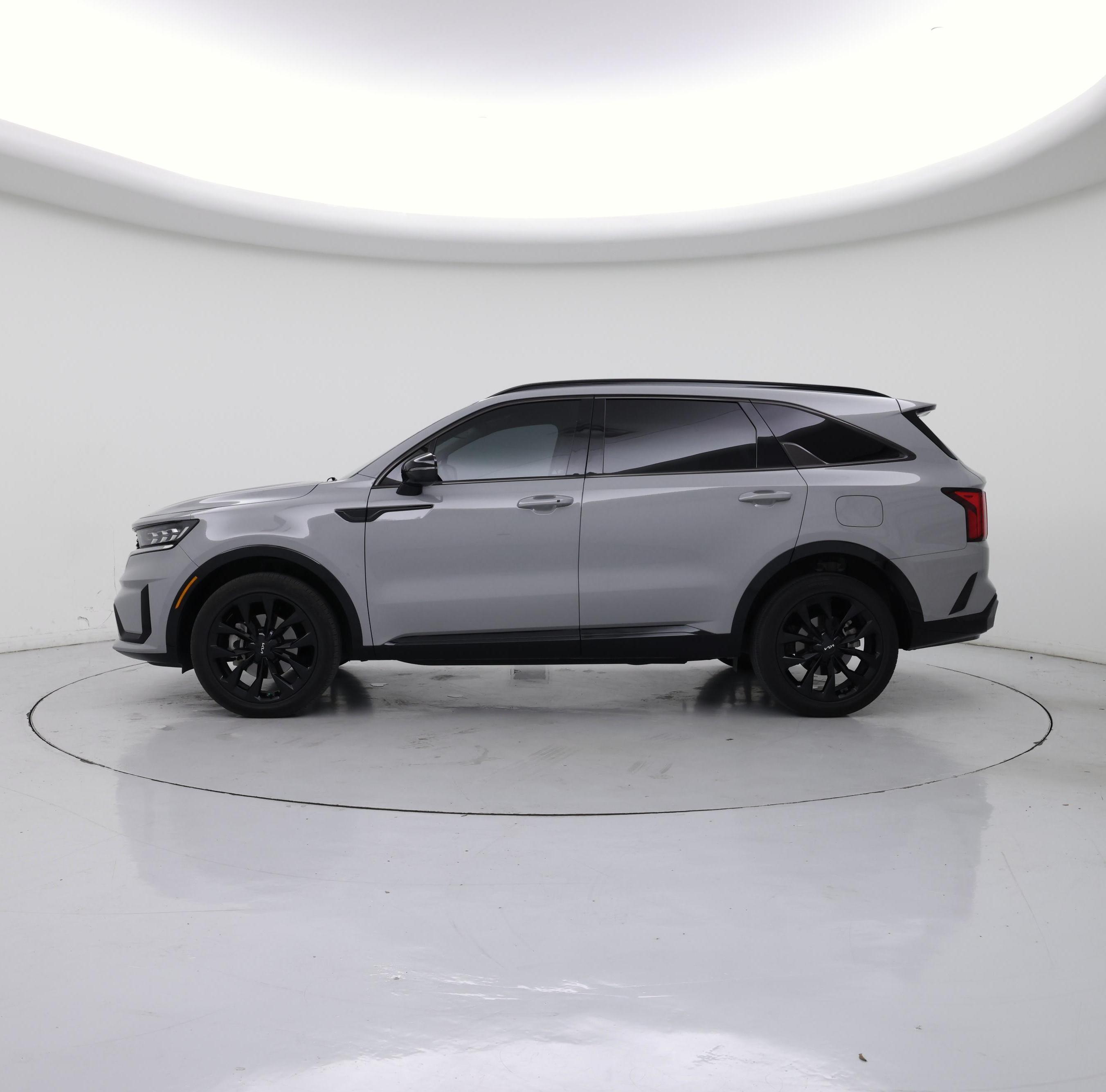 Thumbnail: 2023 Kia Sorento - 3