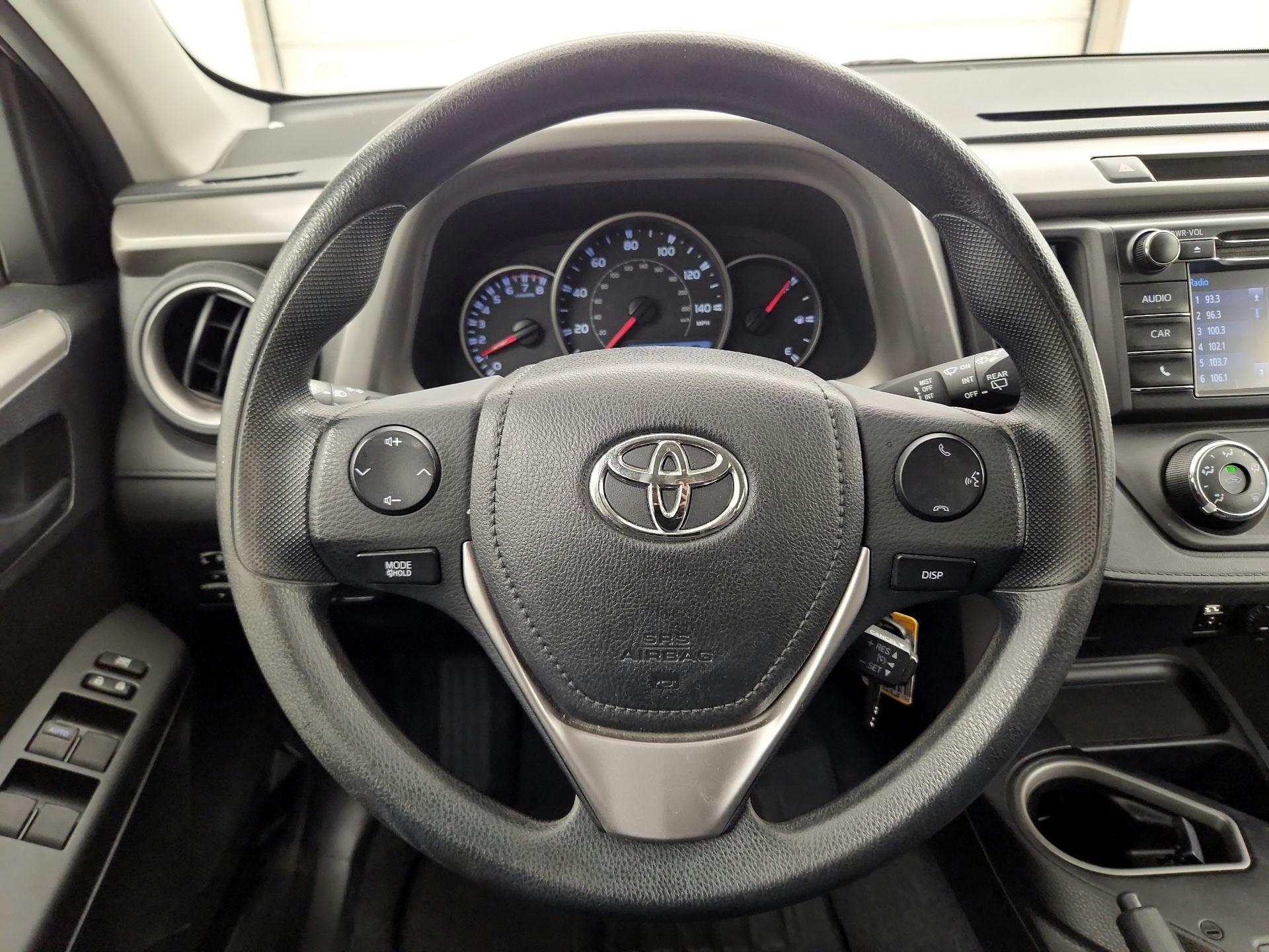 Thumbnail: 2016 Toyota RAV4 - 10