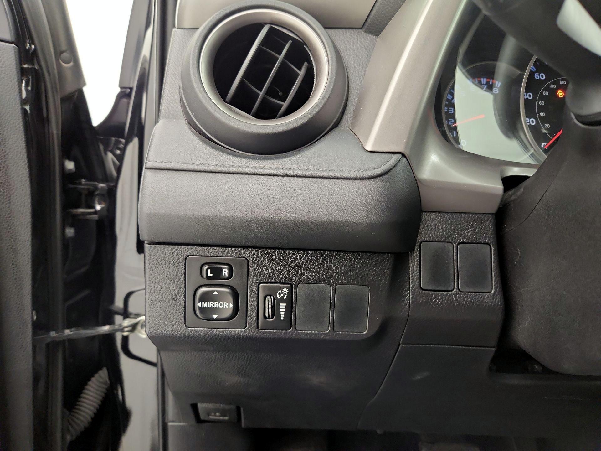 Thumbnail: 2016 Toyota RAV4 - 13