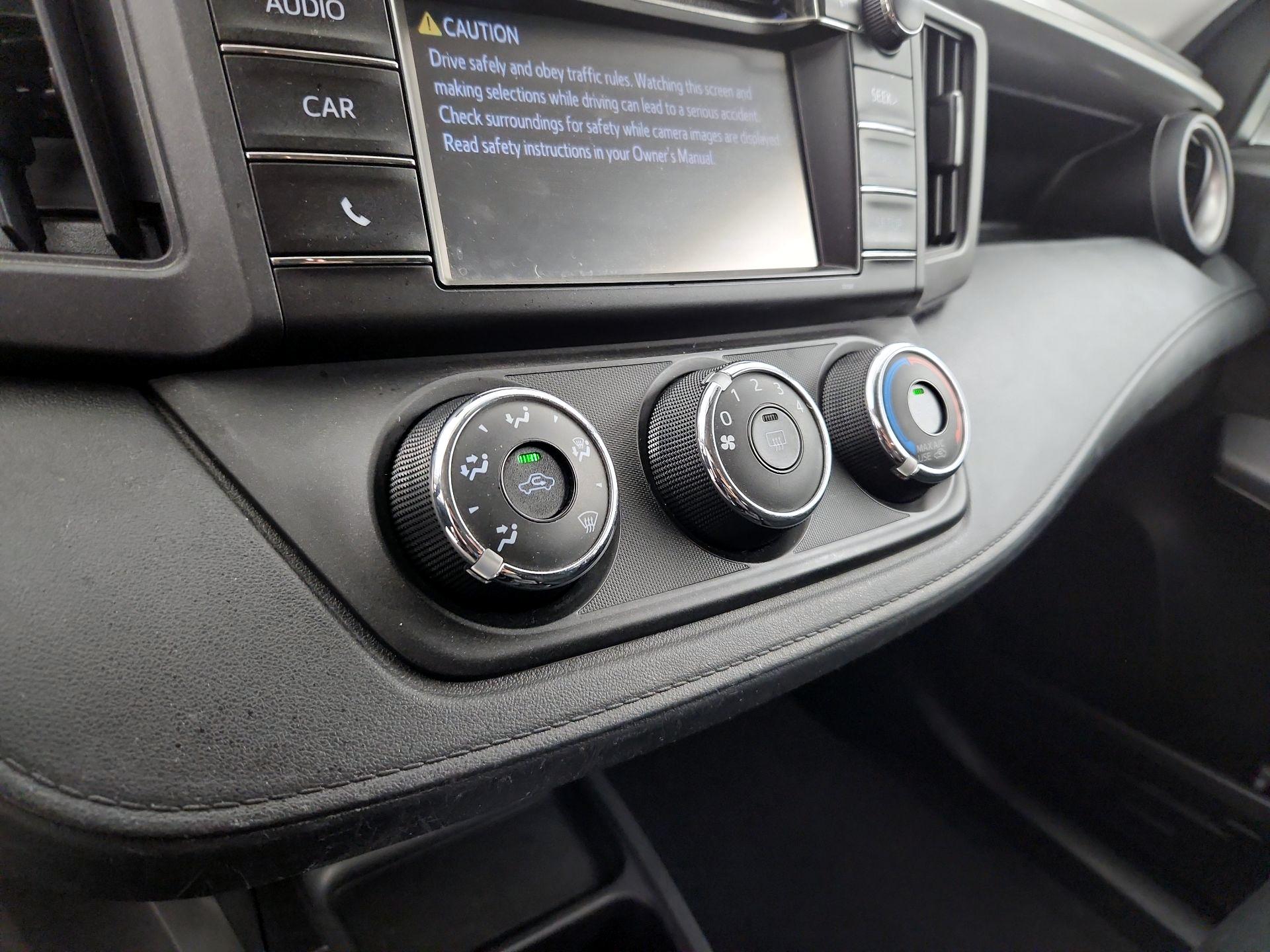 Thumbnail: 2016 Toyota RAV4 - 16