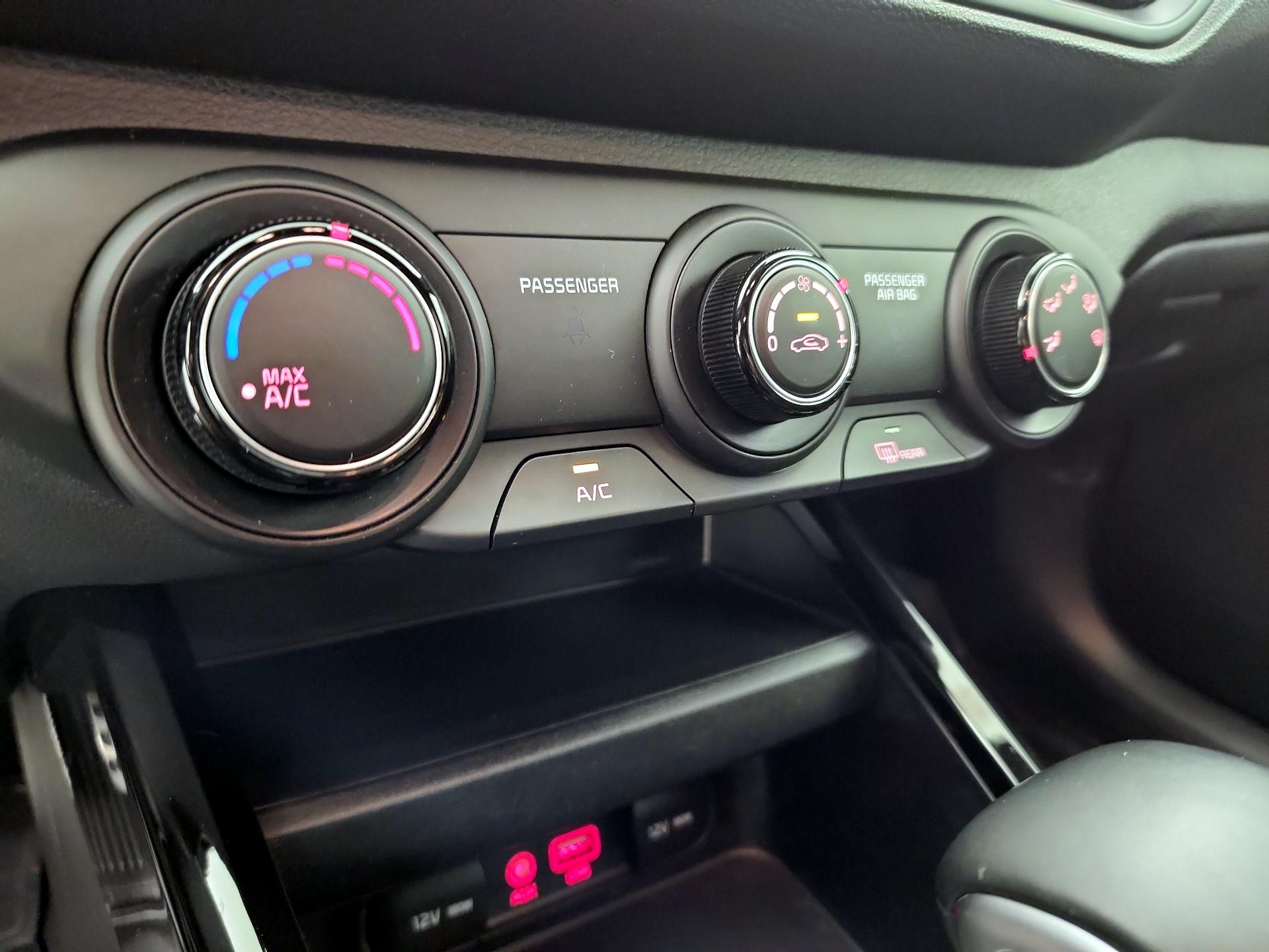 Thumbnail: 2021 Kia Forte - 16