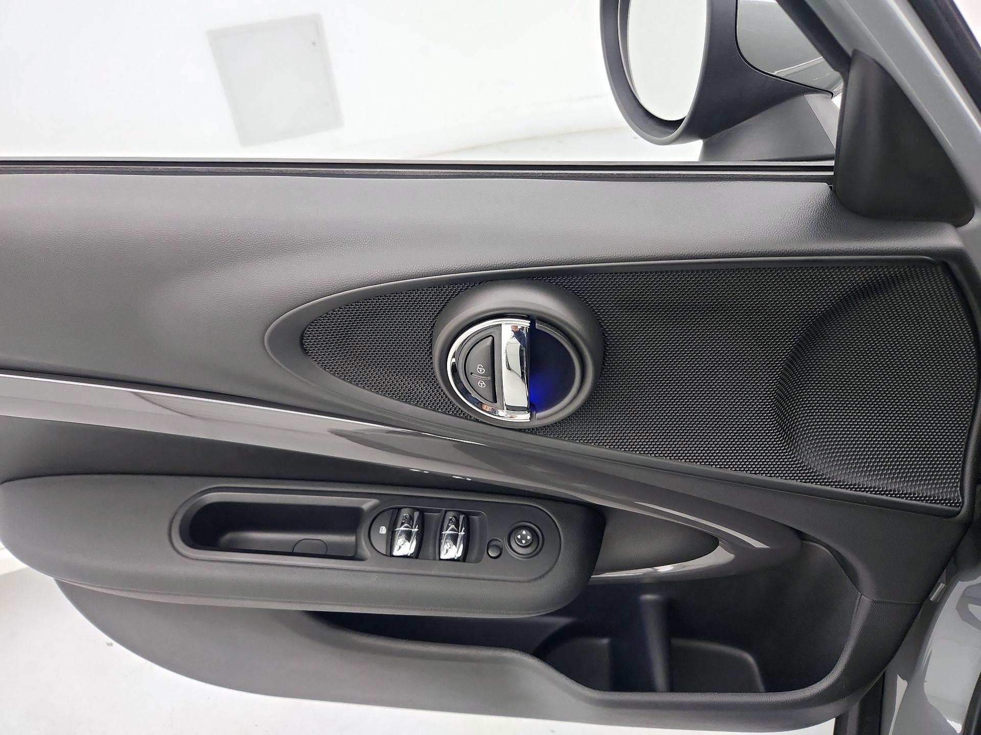 Thumbnail: 2017 MINI Cooper Clubman - 12