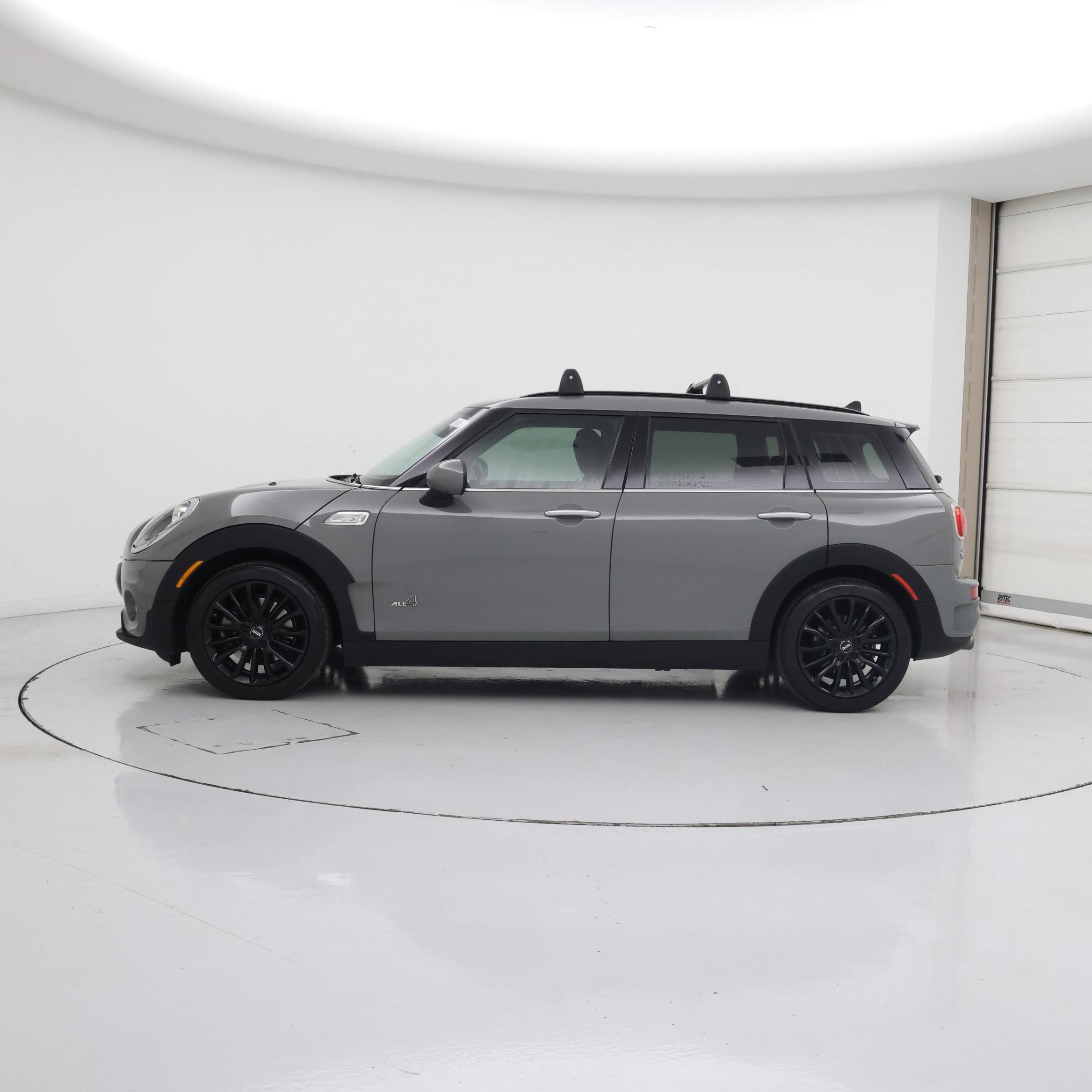 Thumbnail: 2017 MINI Cooper Clubman - 3