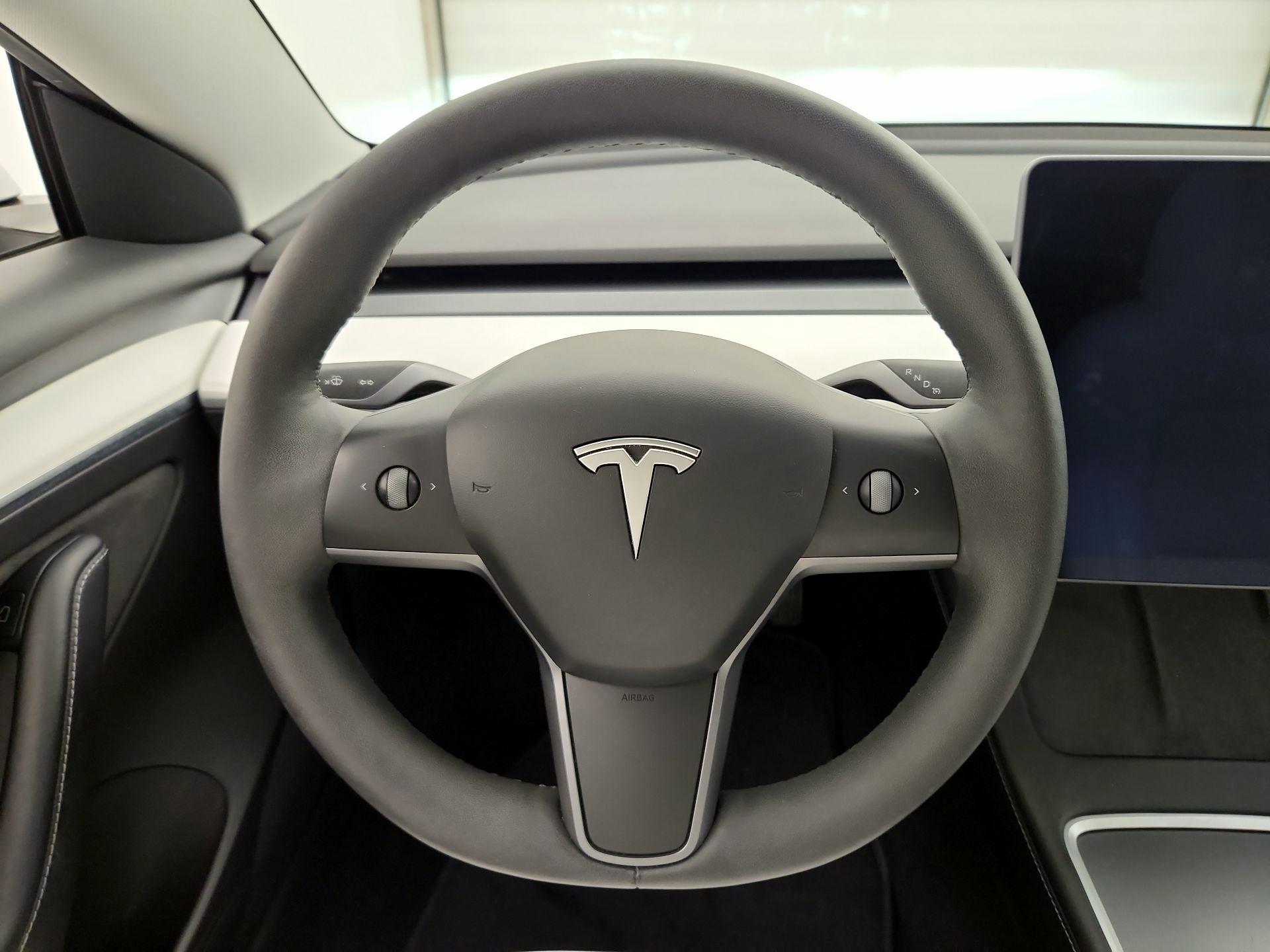 Thumbnail: 2021 Tesla Model 3 - 10