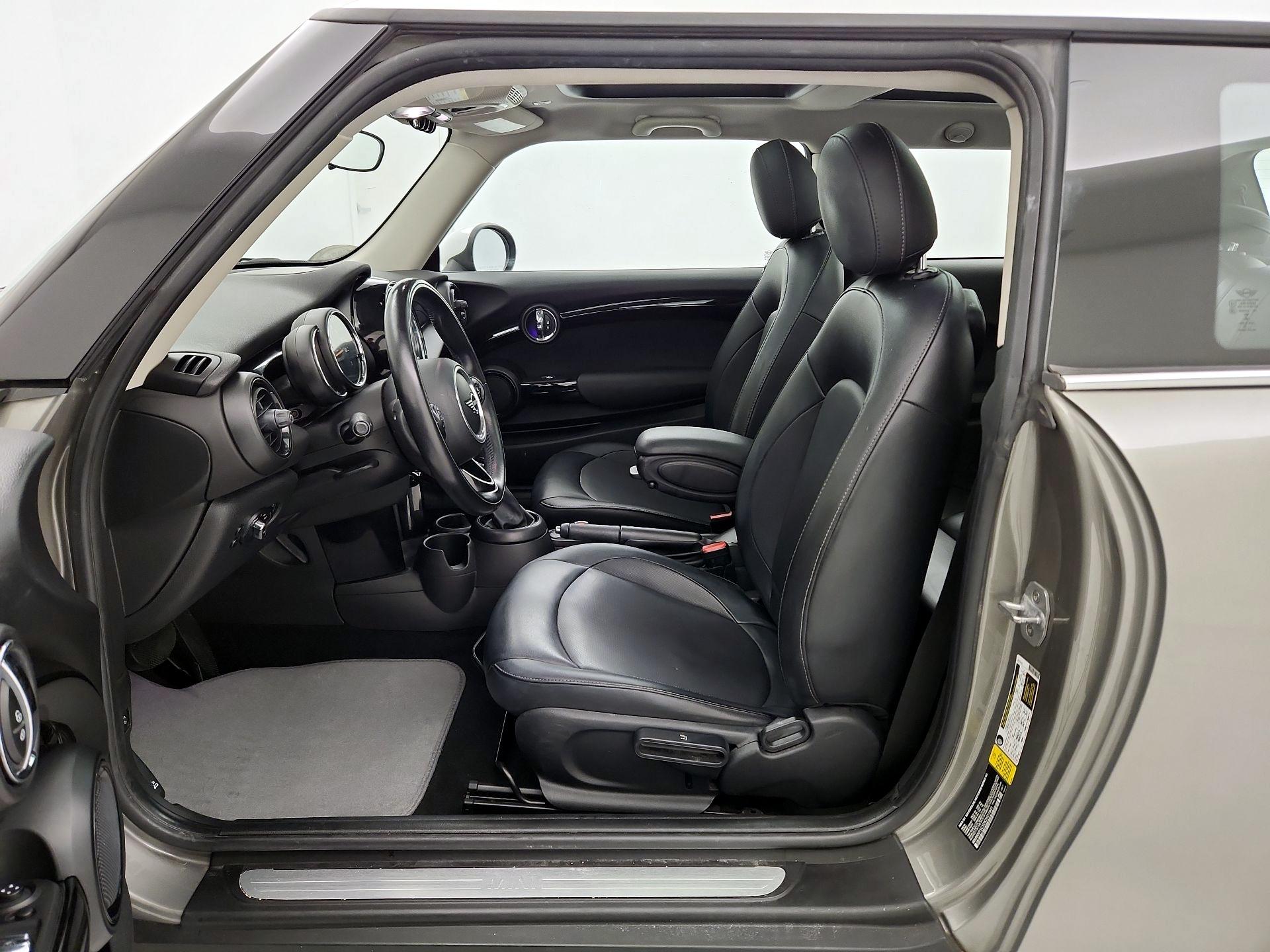 Thumbnail: 2019 MINI Cooper Hardtop - 11