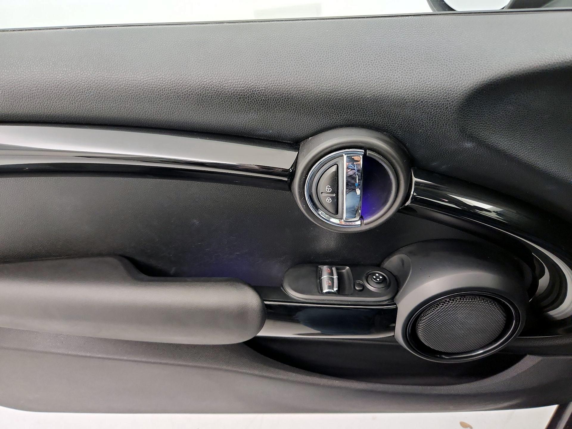 Thumbnail: 2019 MINI Cooper Hardtop - 12