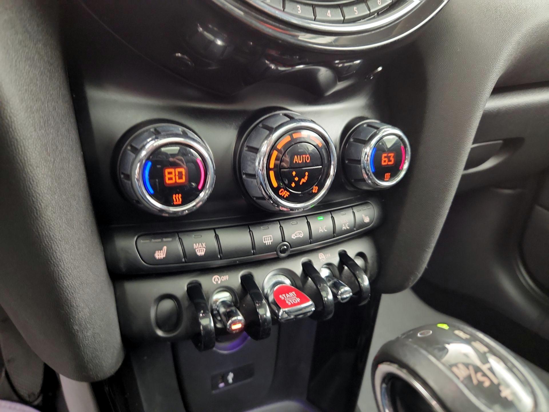 Thumbnail: 2019 MINI Cooper Hardtop - 16