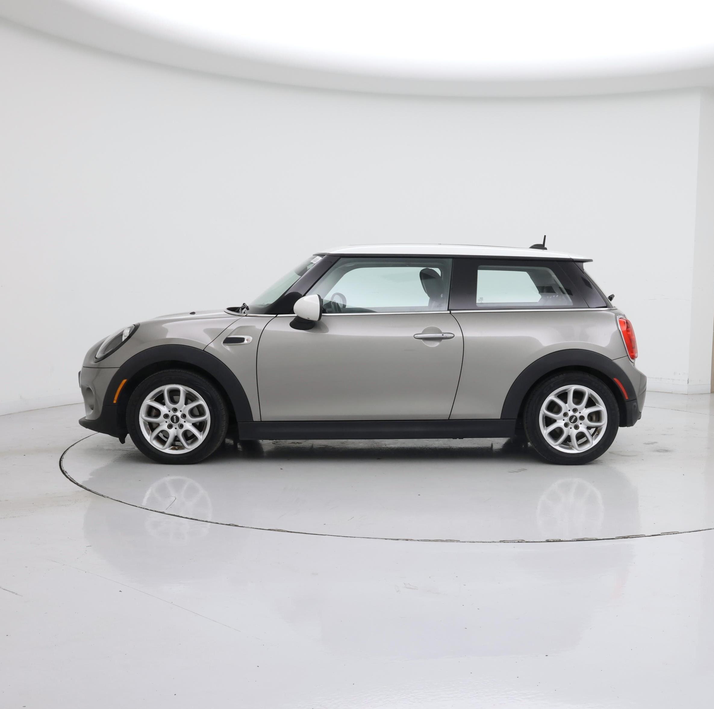 Thumbnail: 2019 MINI Cooper Hardtop - 3