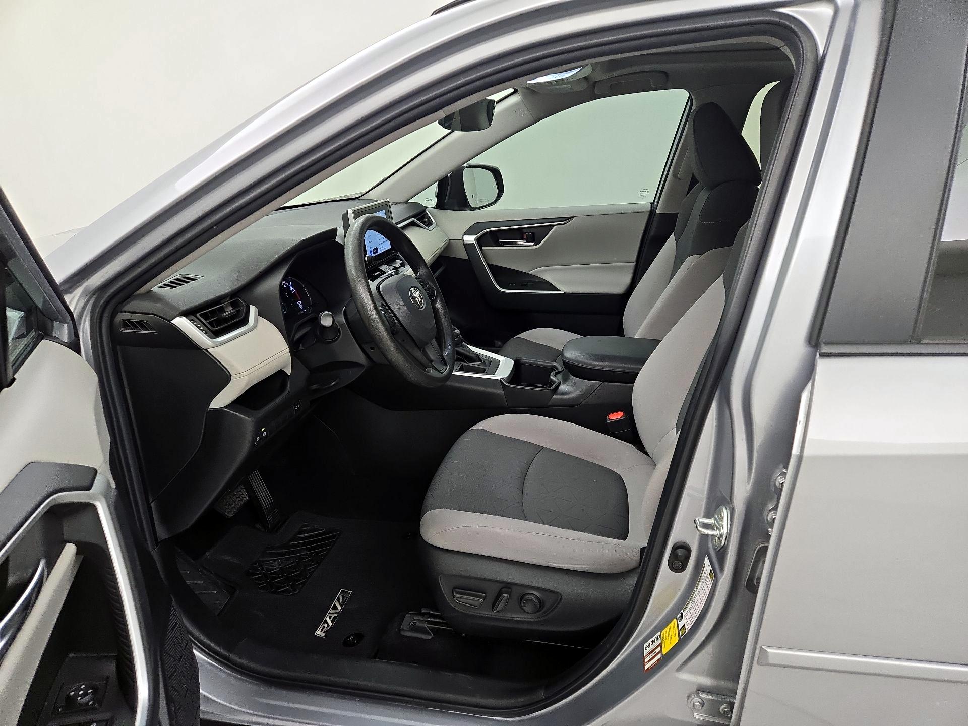 Thumbnail: 2023 Toyota RAV4 - 11