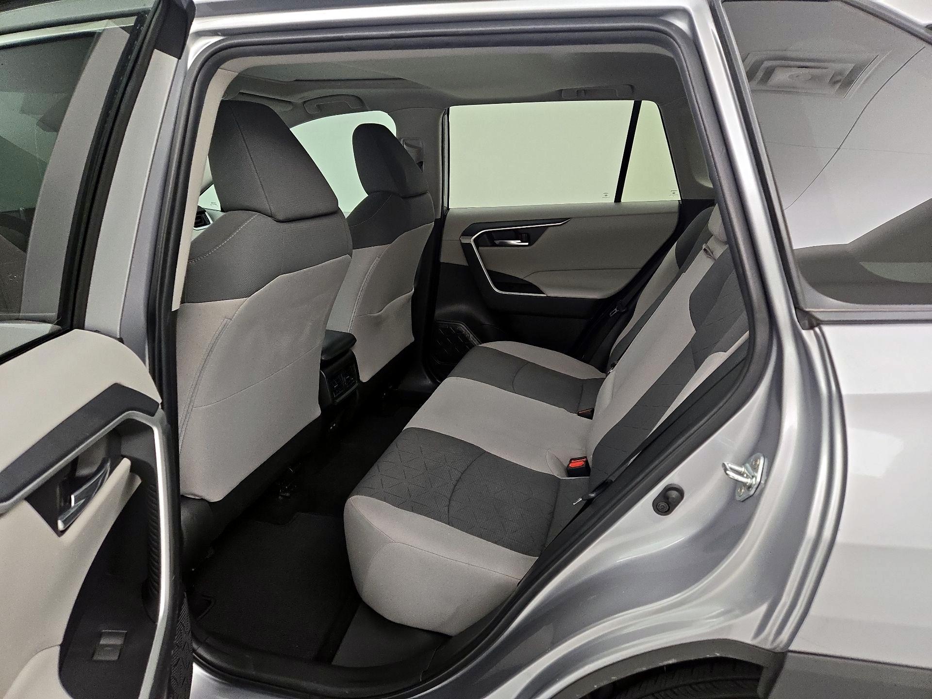 Thumbnail: 2023 Toyota RAV4 - 20