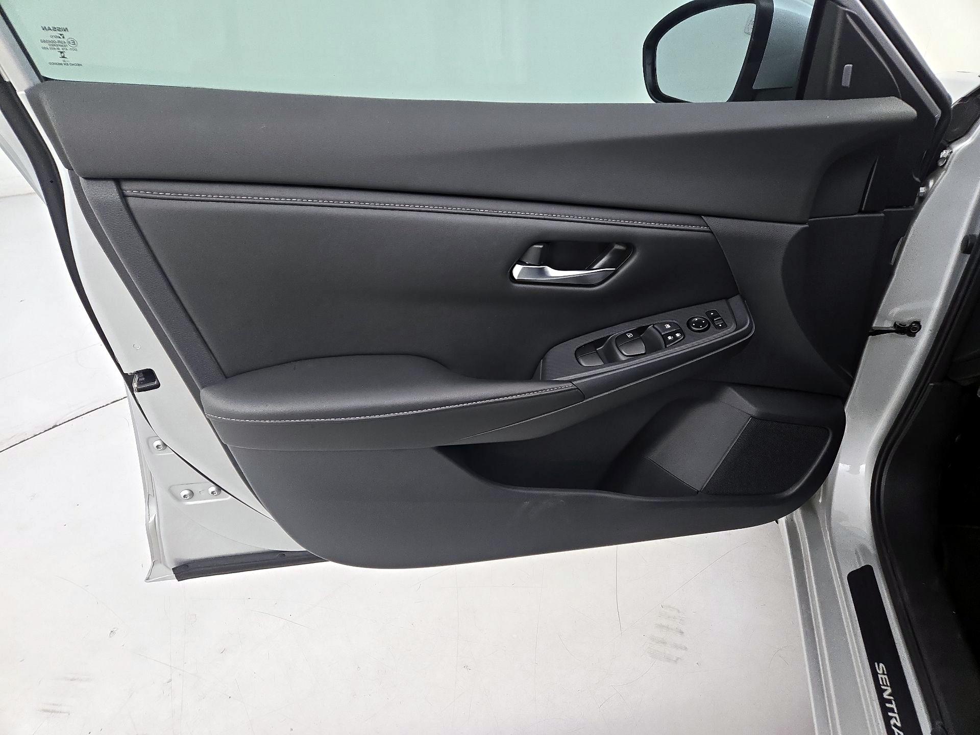 Thumbnail: 2022 Nissan Sentra - 12