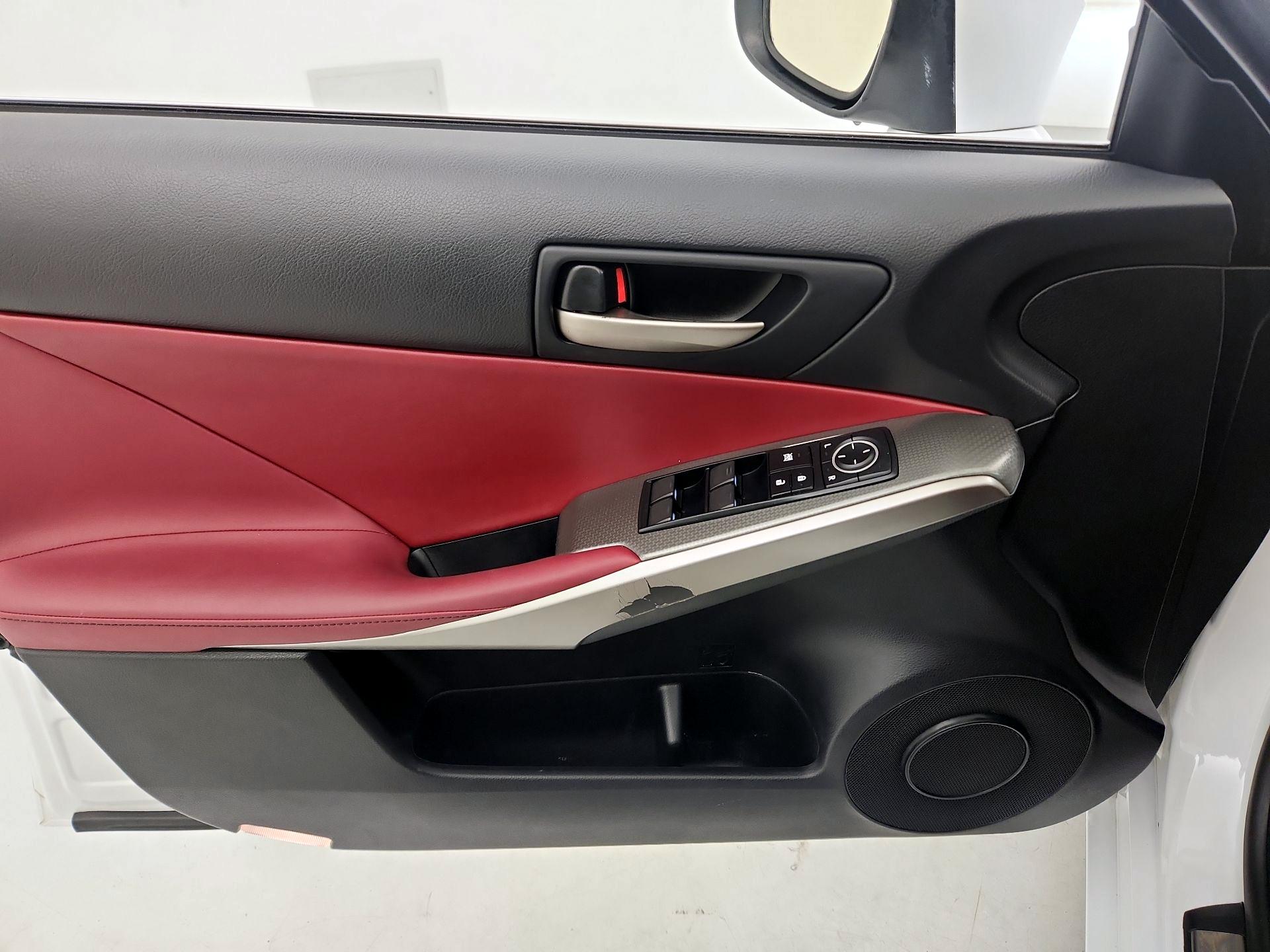 Thumbnail: 2017 Lexus IS - 12