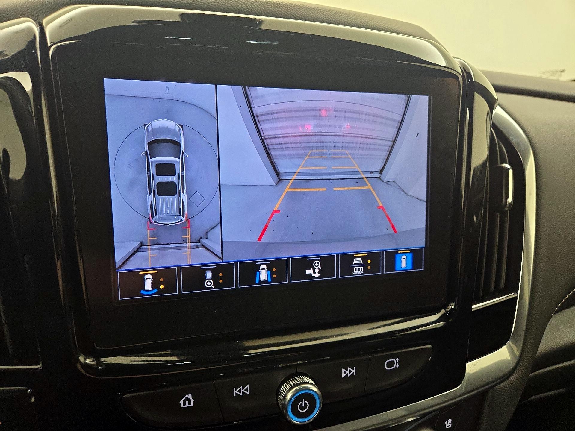 Thumbnail: 2022 Chevrolet Traverse - 14