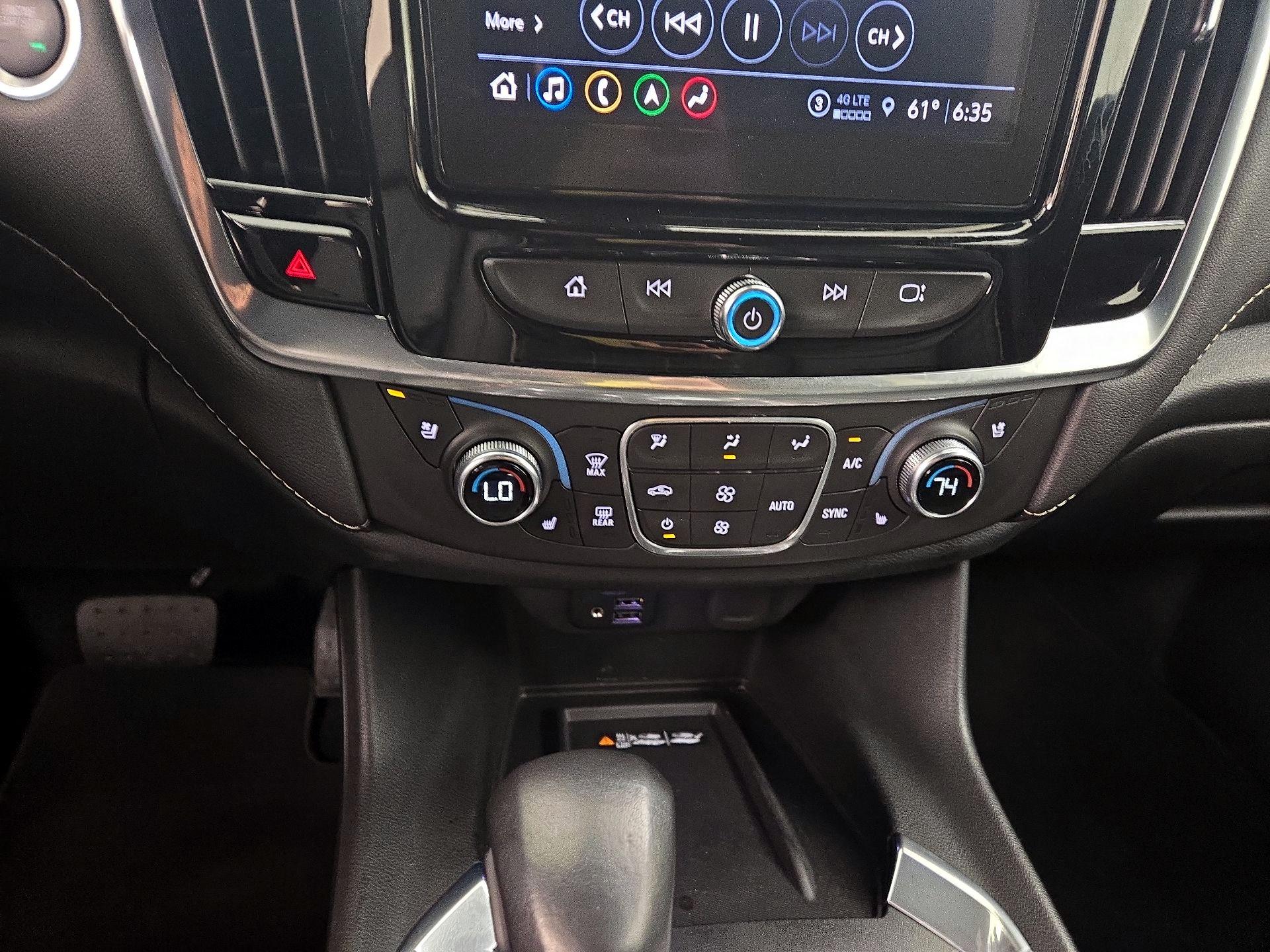 Thumbnail: 2022 Chevrolet Traverse - 16