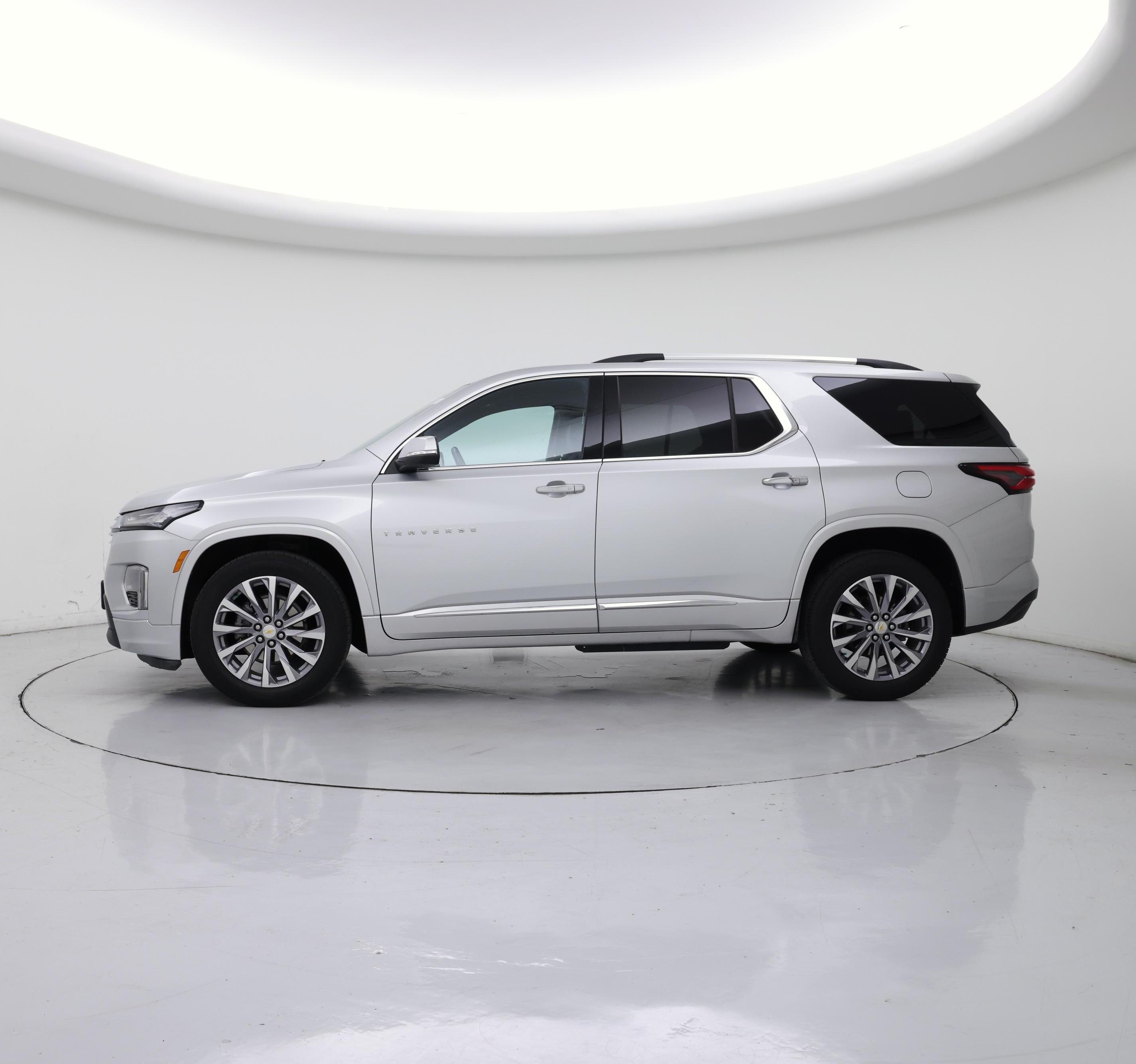 Thumbnail: 2022 Chevrolet Traverse - 3