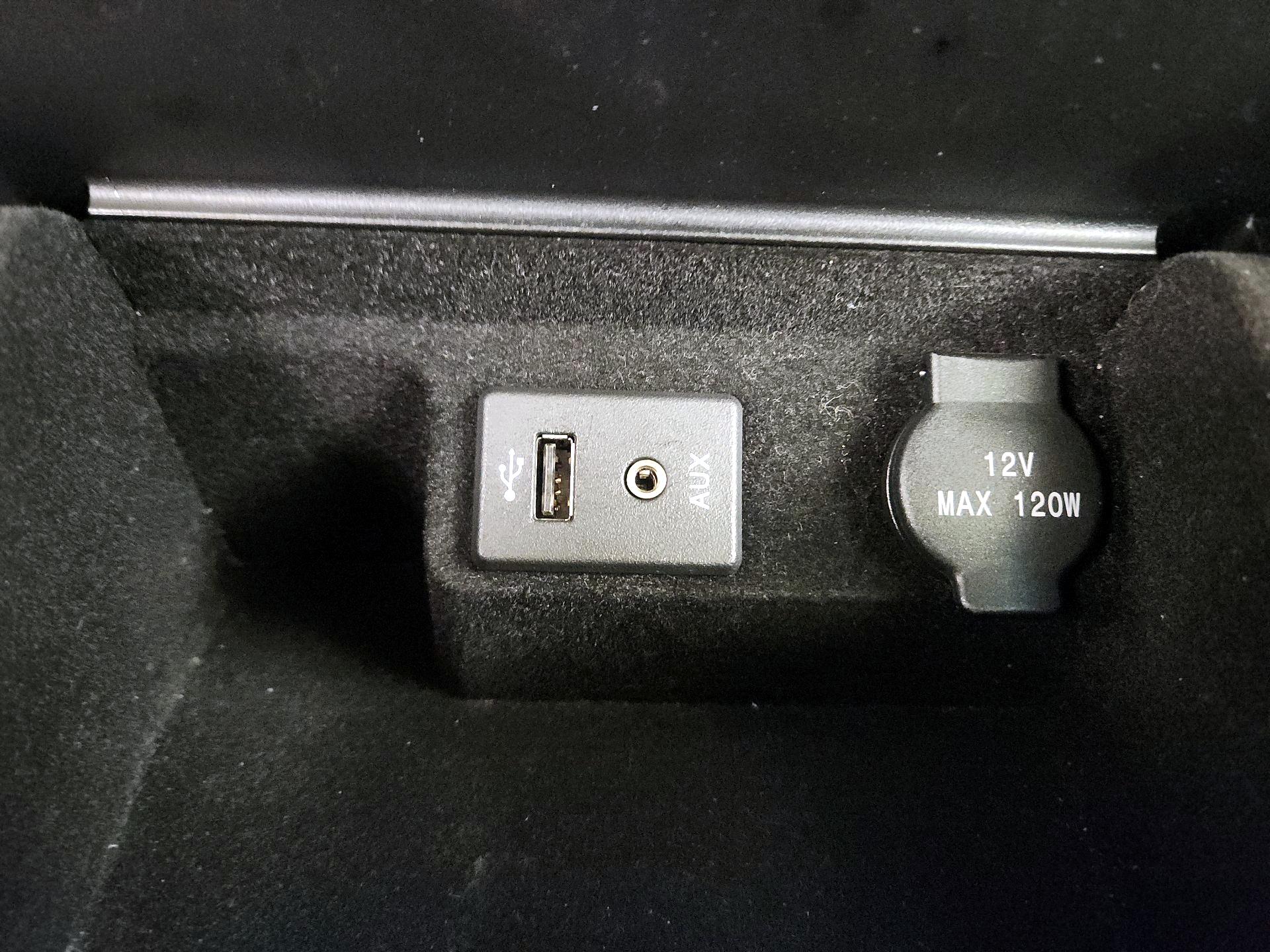 Thumbnail: 2014 Nissan Altima - 18