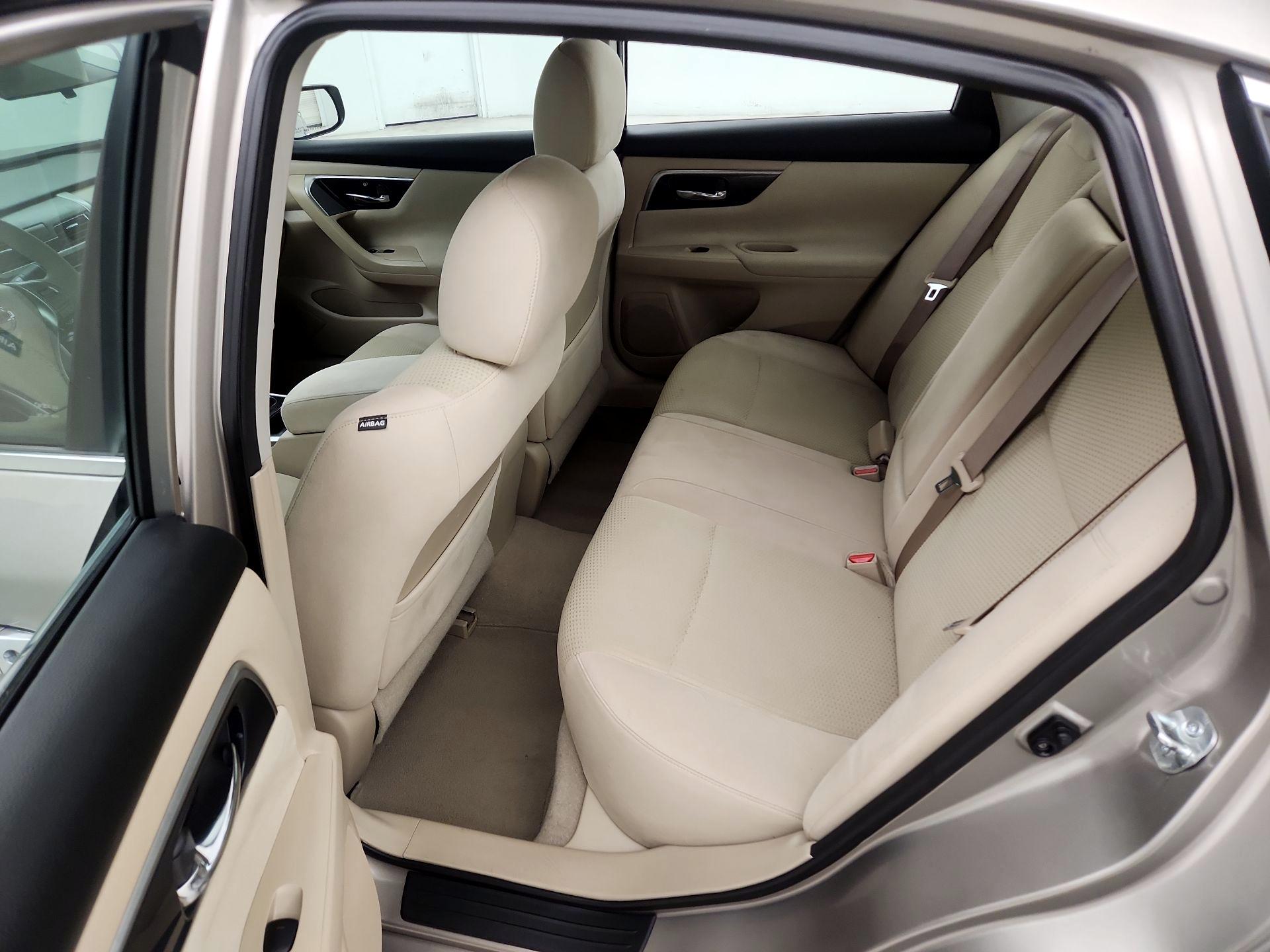 Thumbnail: 2014 Nissan Altima - 19