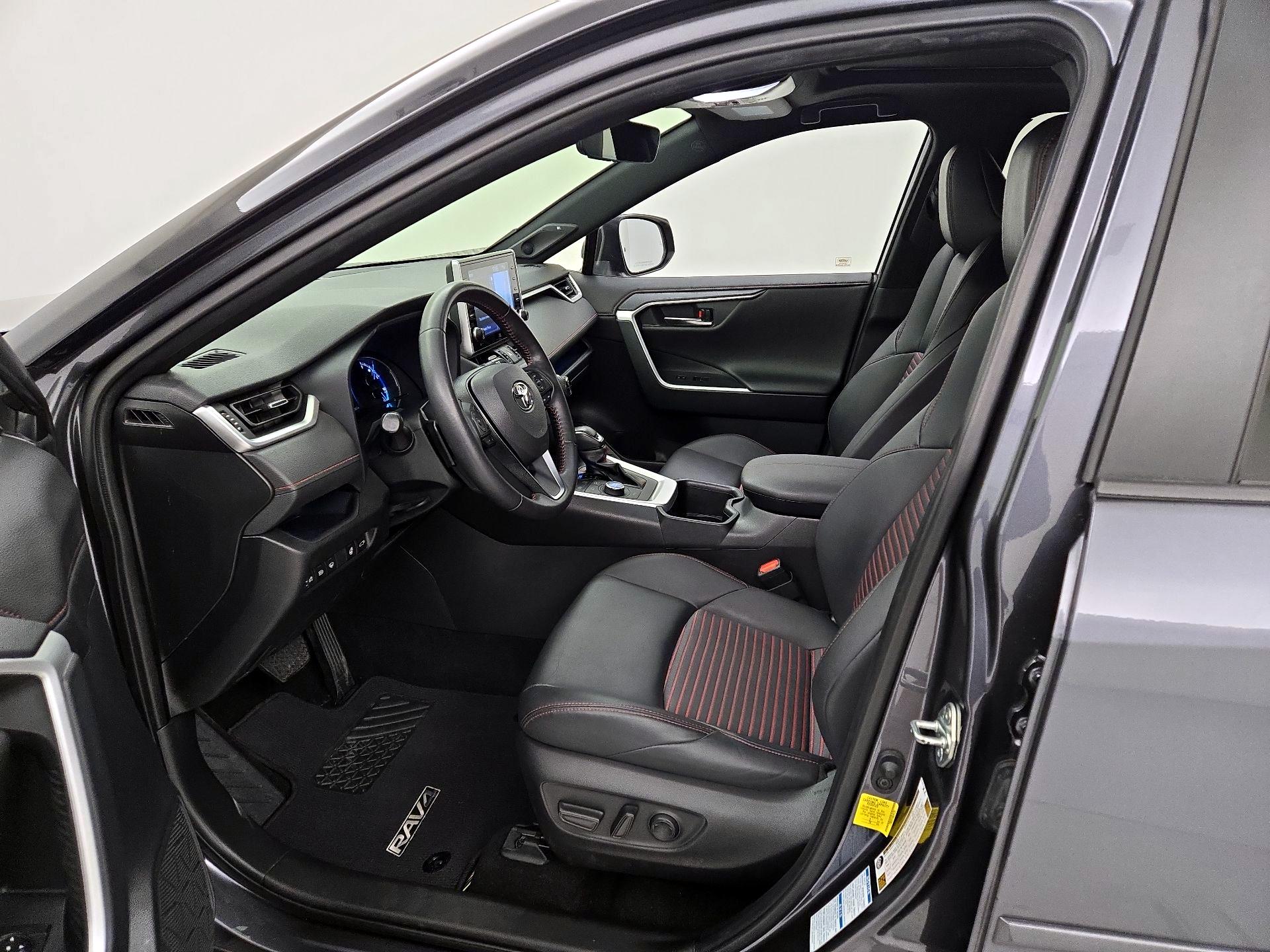 Thumbnail: 2022 Toyota RAV4 - 11