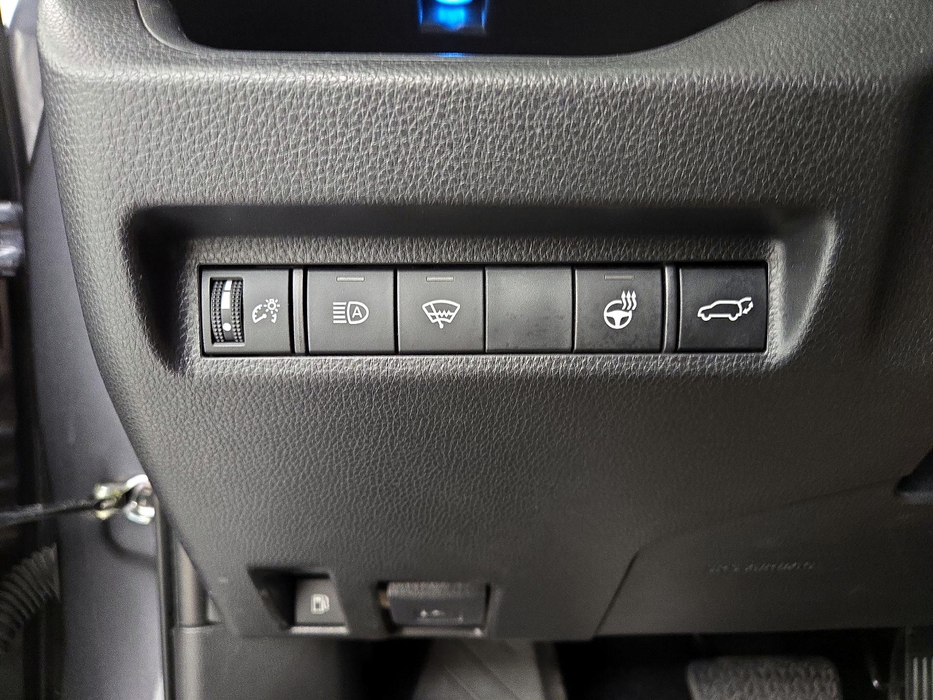 Thumbnail: 2022 Toyota RAV4 - 13