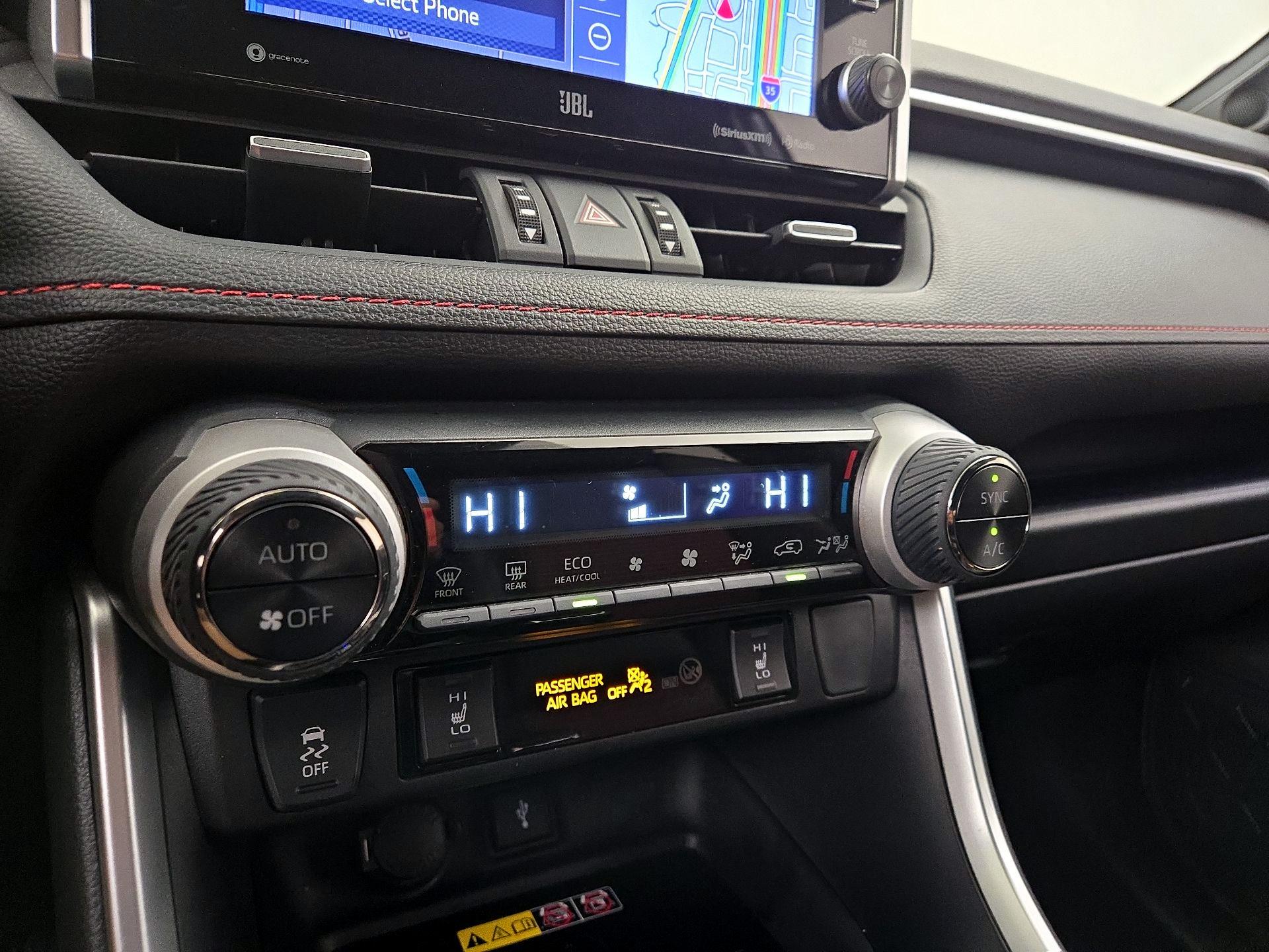 Thumbnail: 2022 Toyota RAV4 - 17